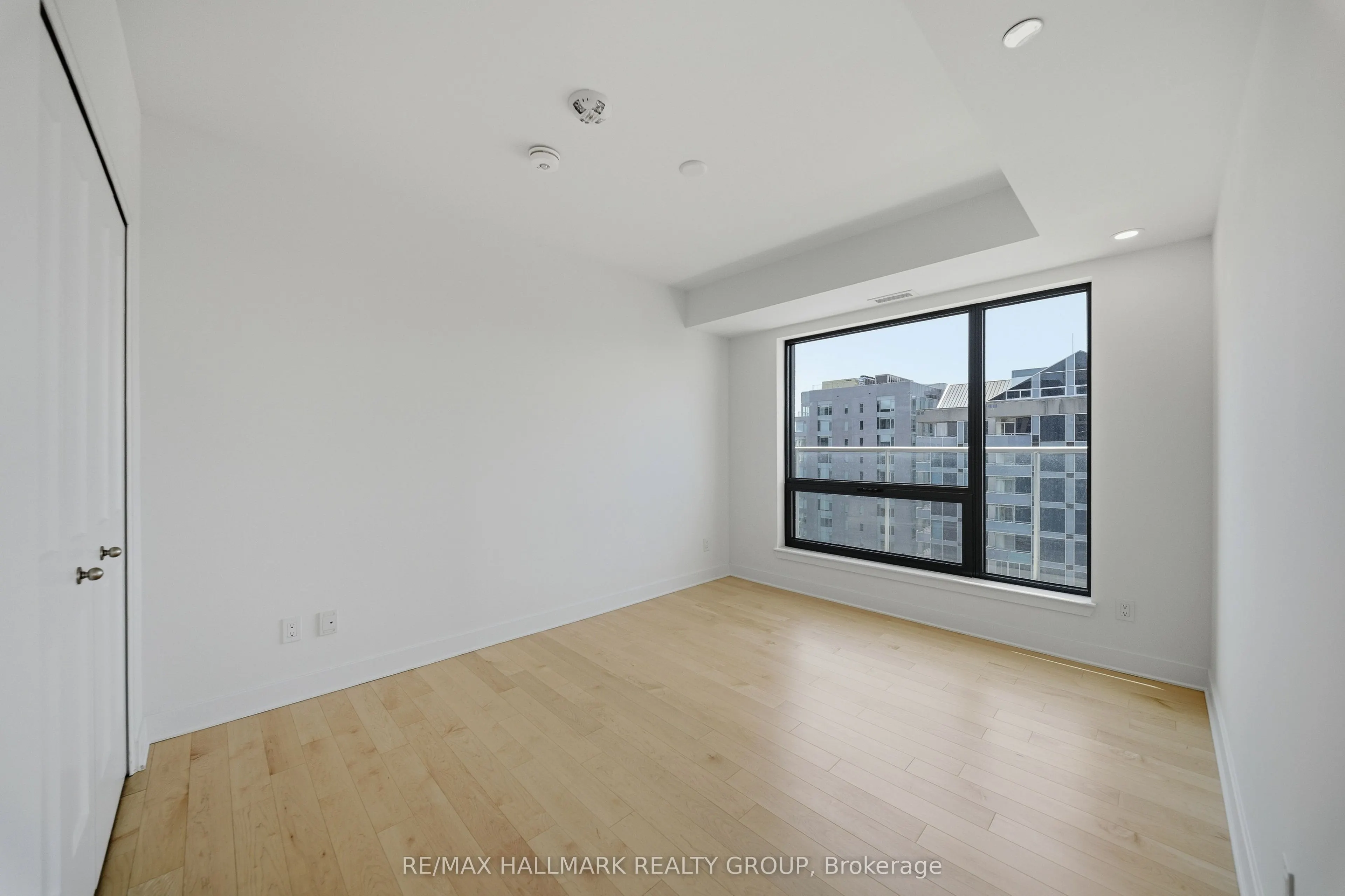 180 George Street #2202