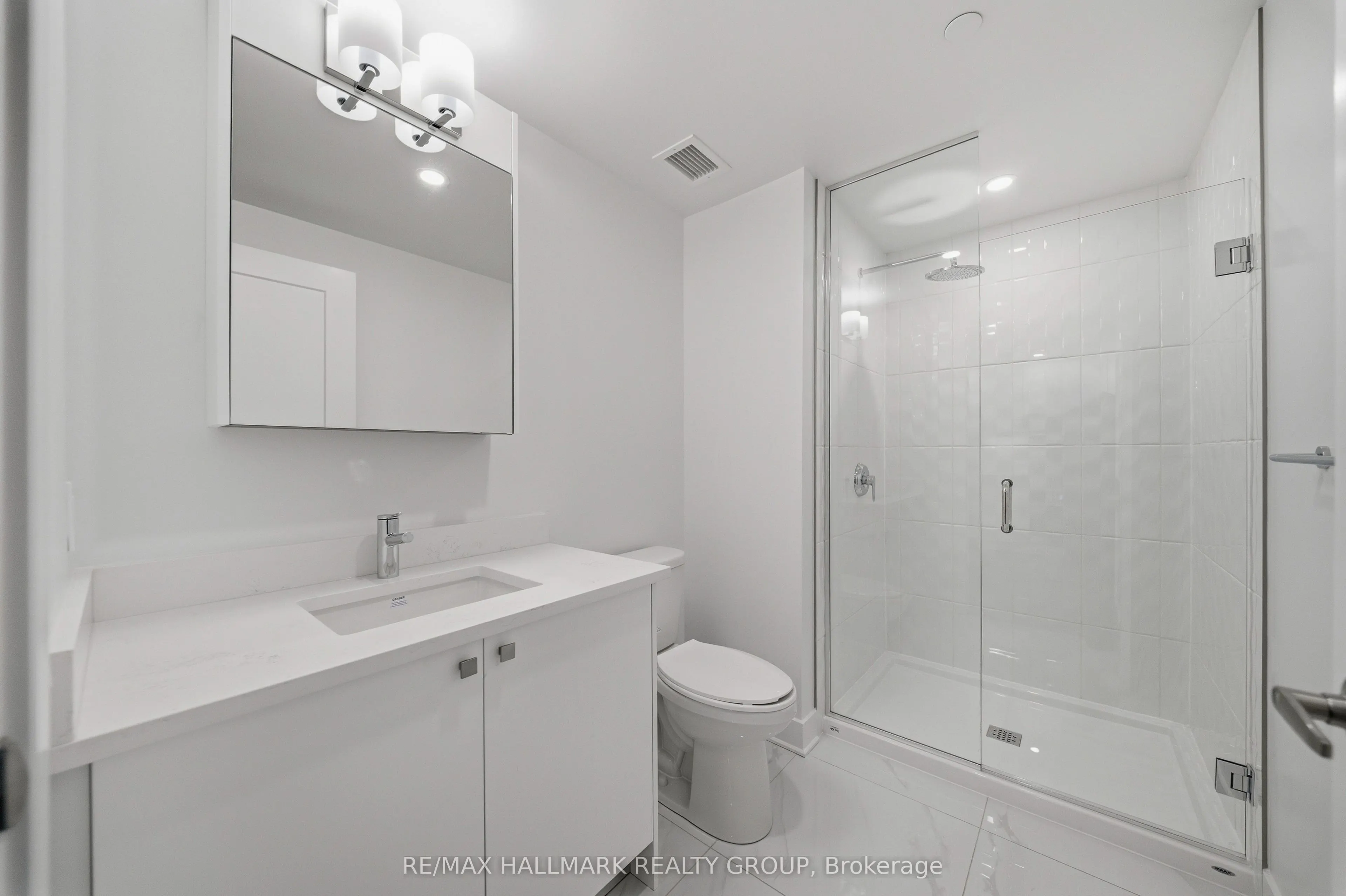 180 George Street #308