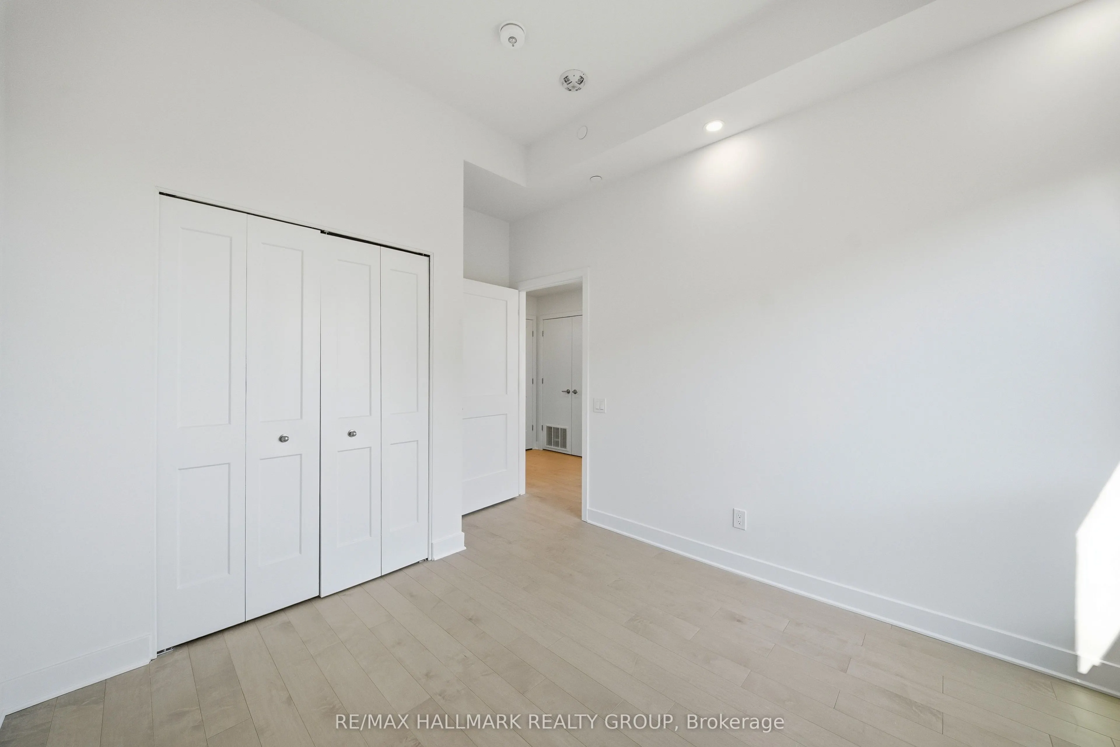 180 George Street #2605