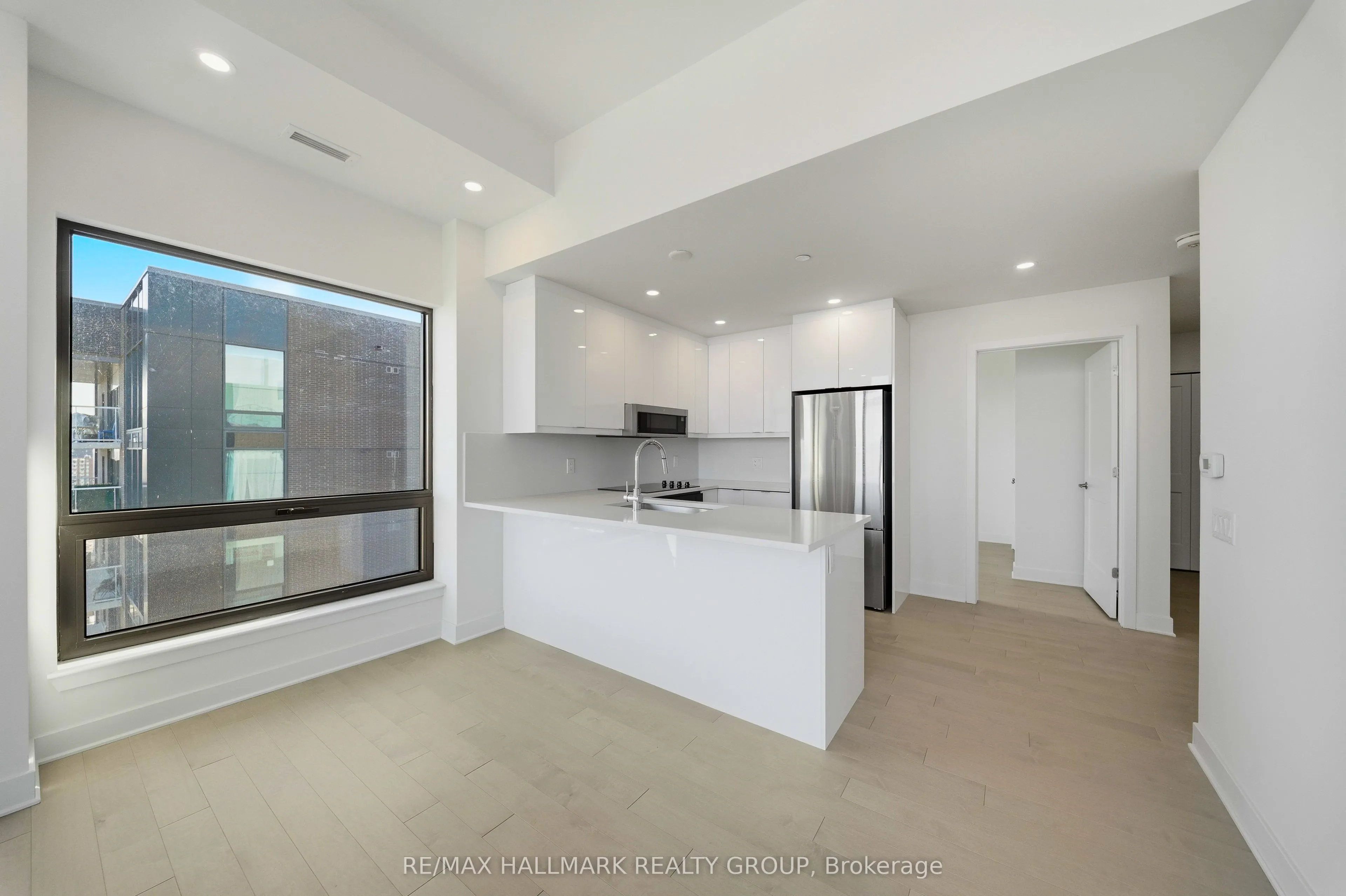 180 George Street #2605