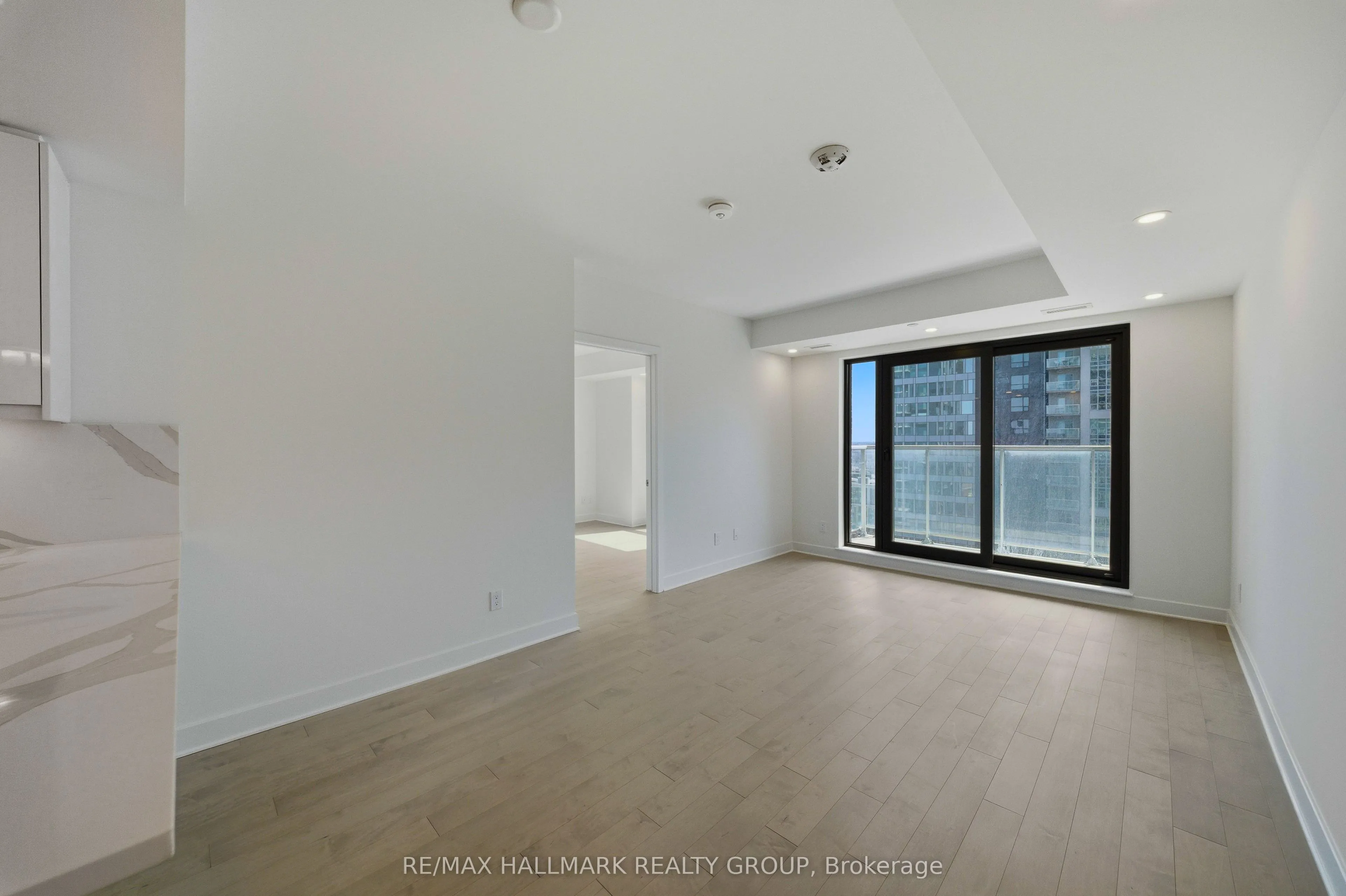180 George Street #2008
