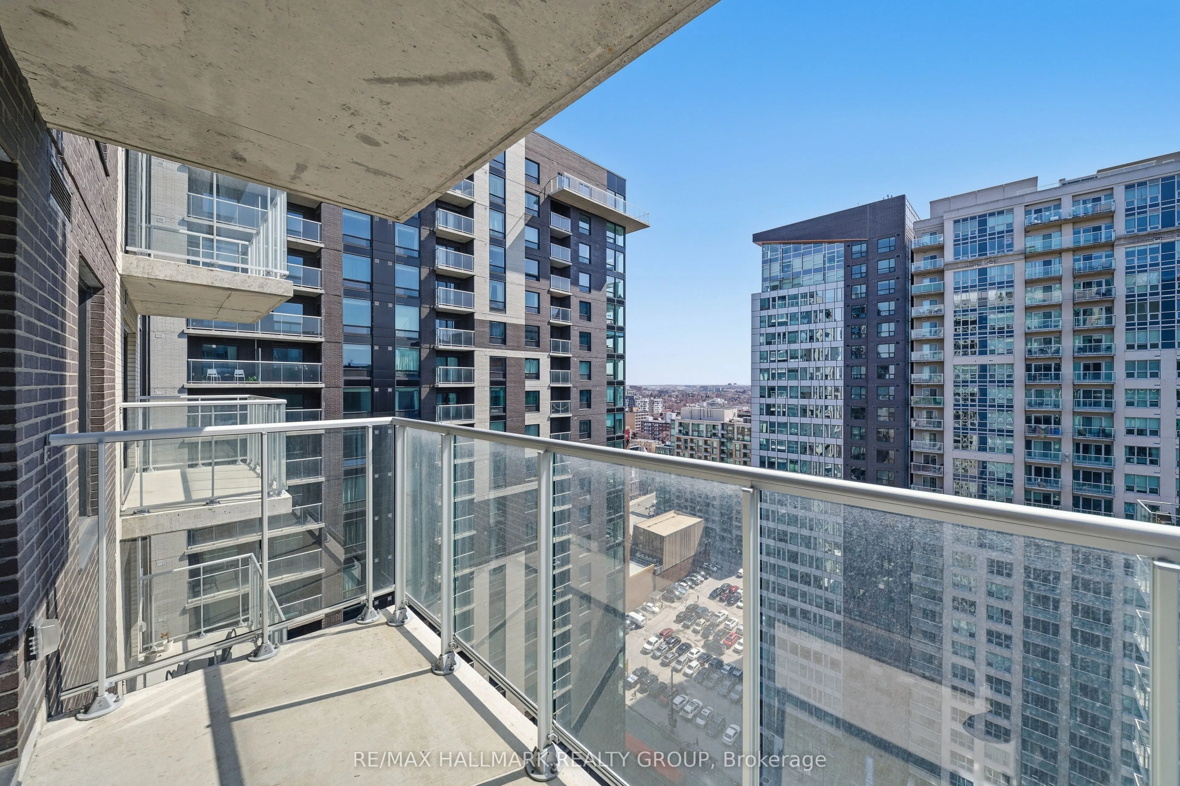180 George Street #2008