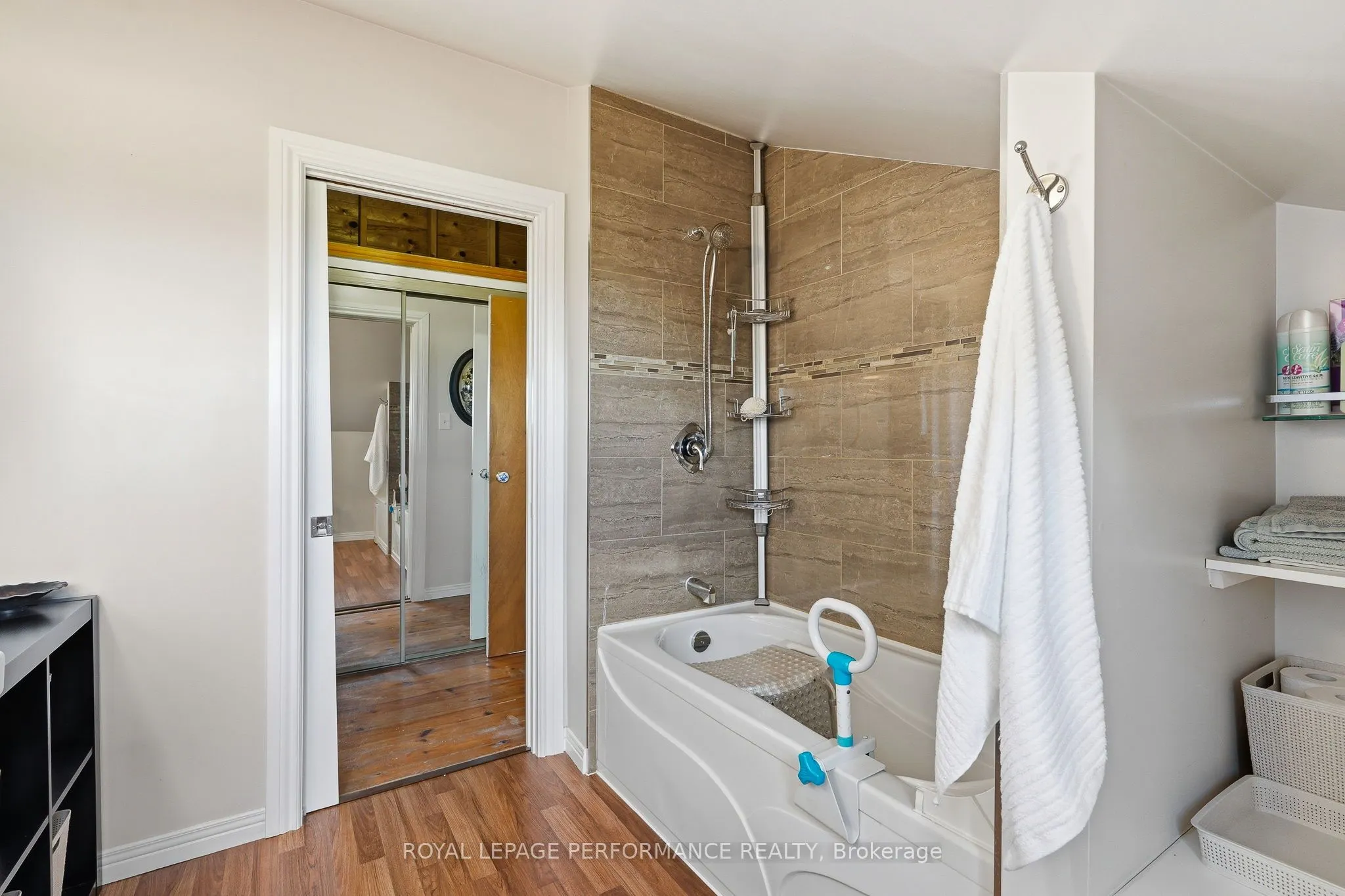 3012 Birchgrove Road