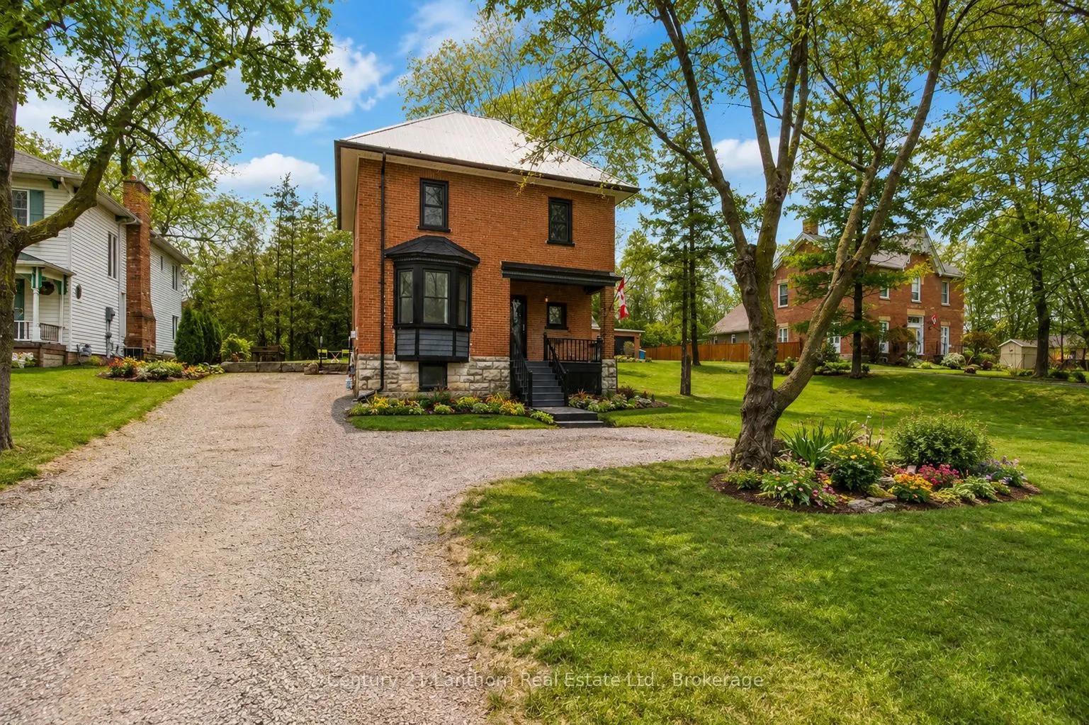 320 Grand Road
