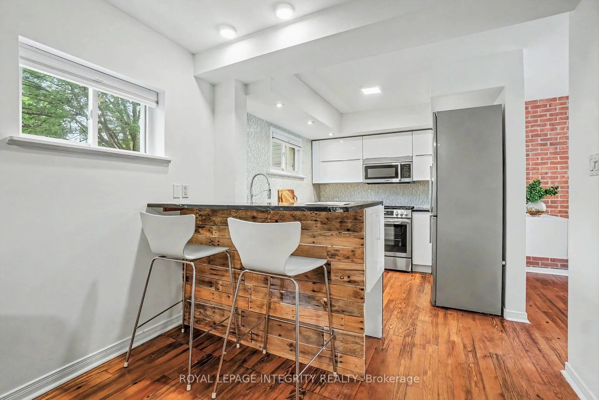 9 Holmwood Avenue