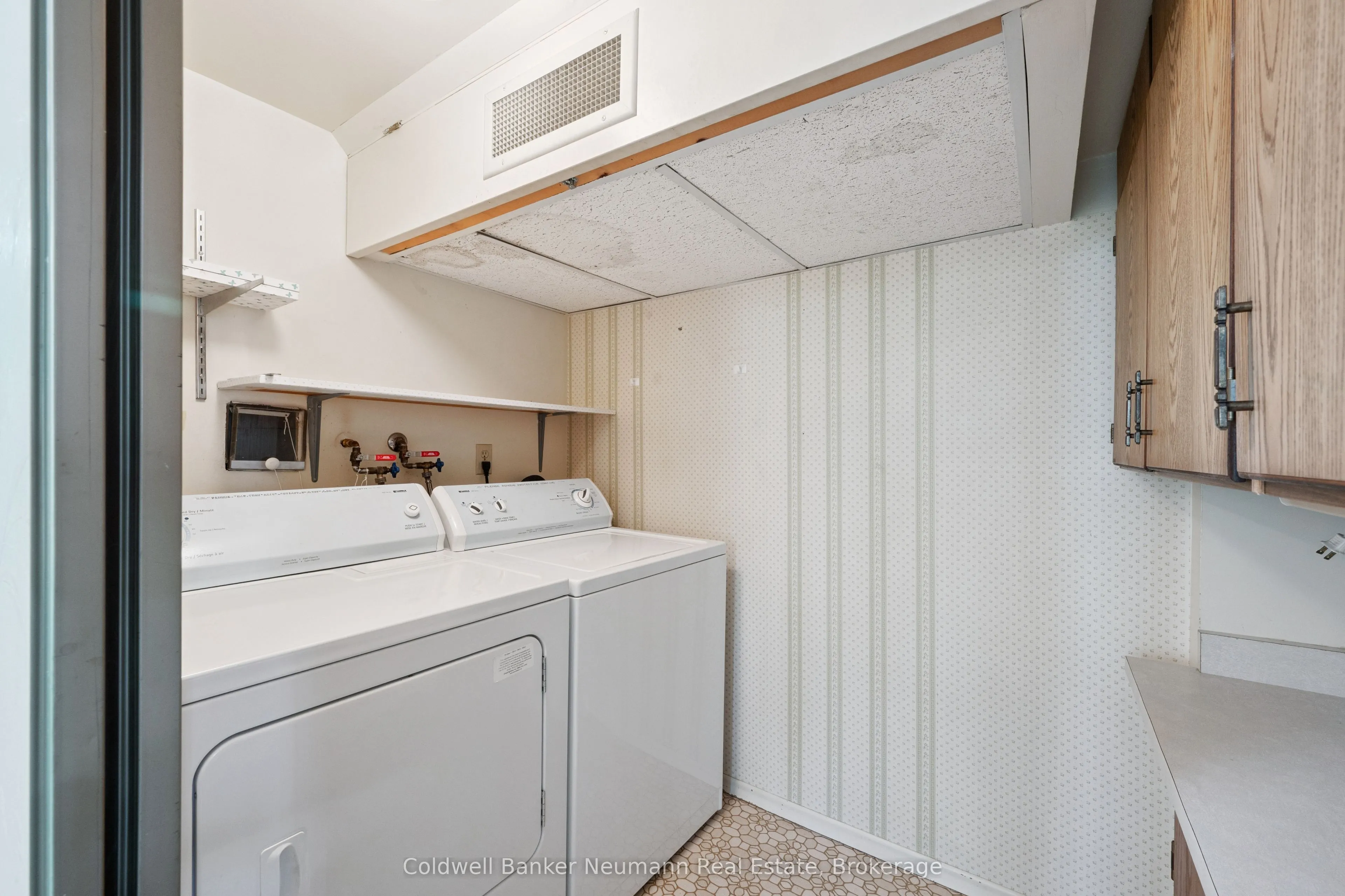 23 Woodlawn Road E #305
