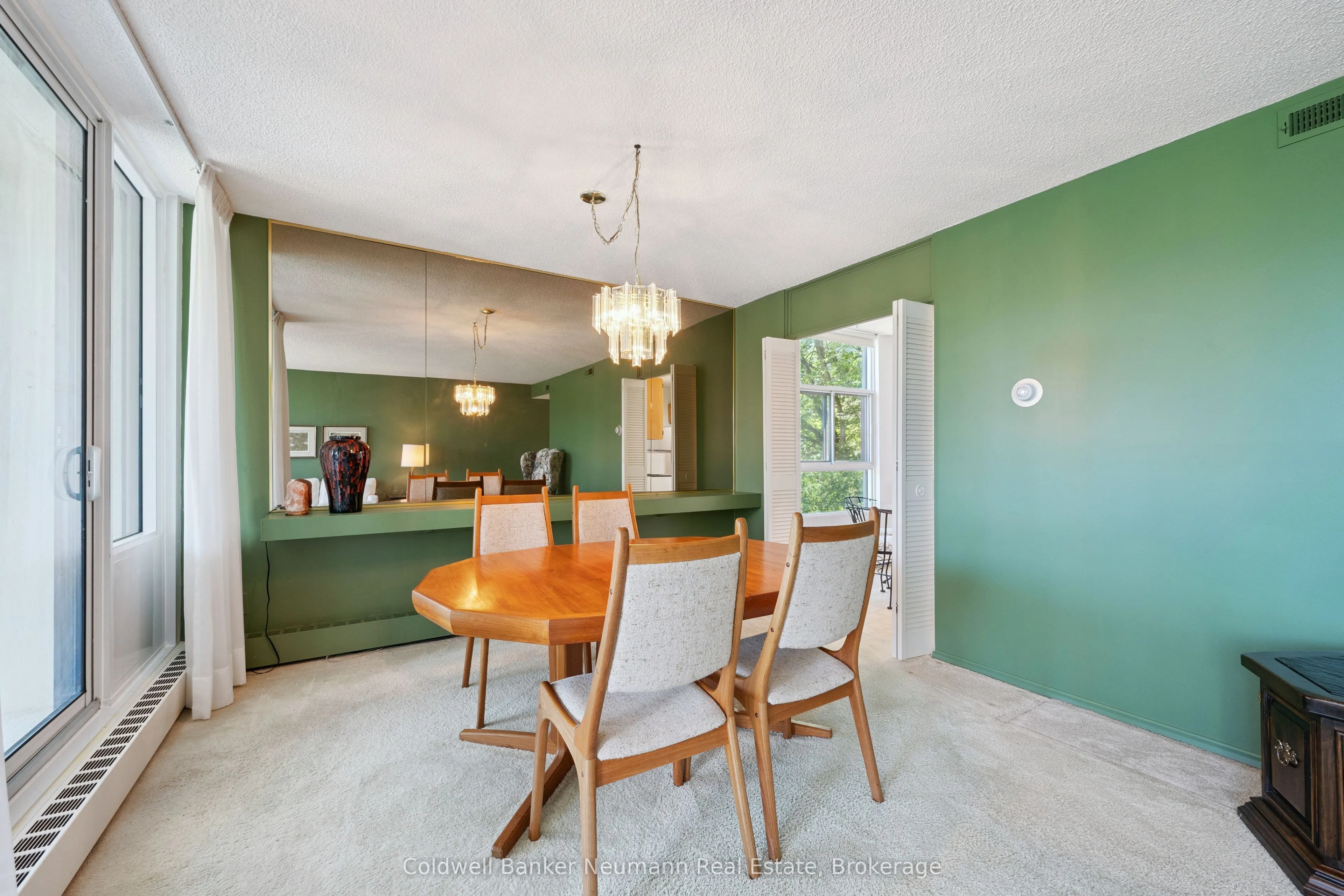 23 Woodlawn Road E #305