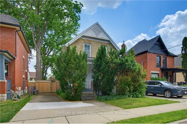 243 Tecumseh Avenue E