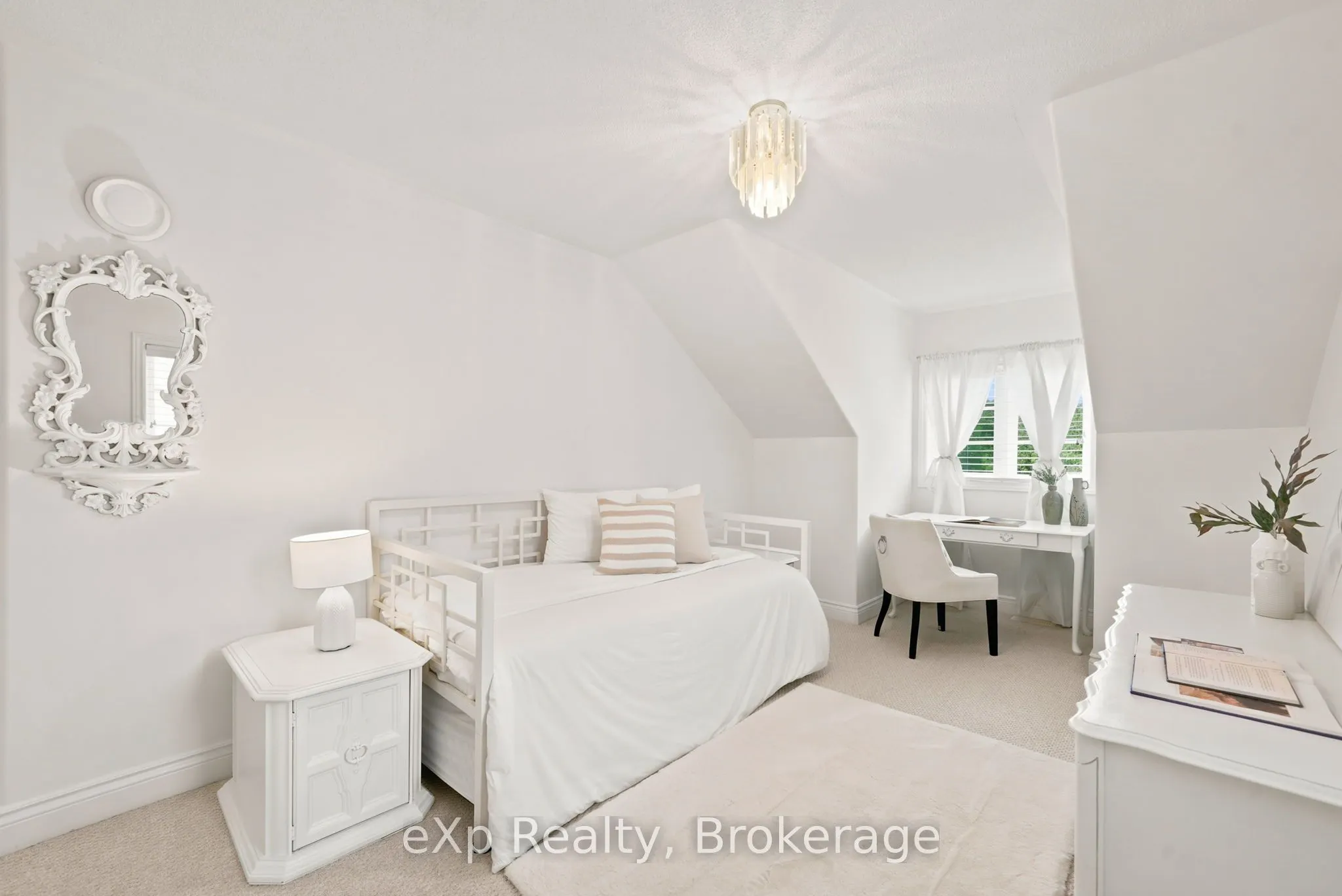 300 D'Arcy Street #106