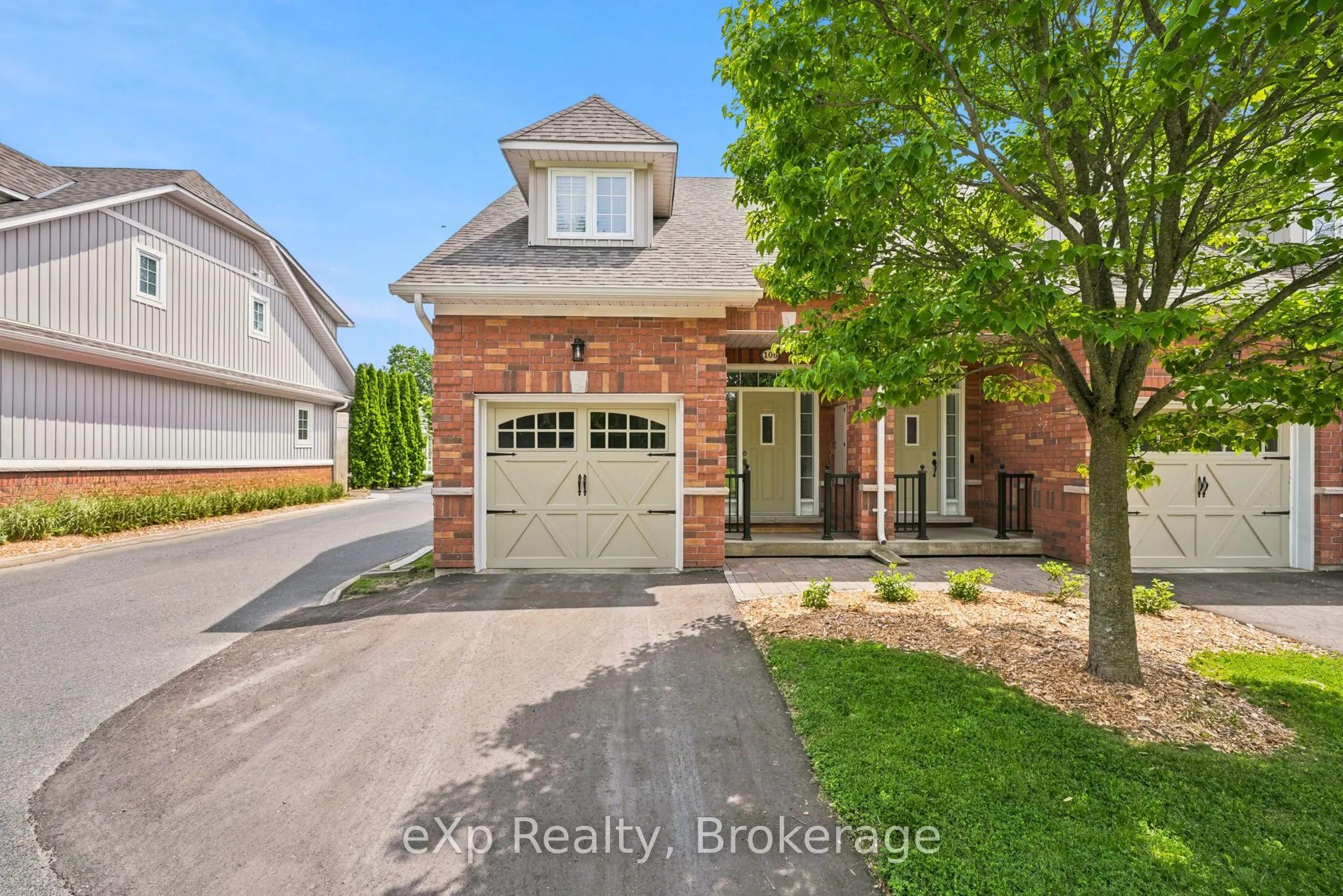 300 D'Arcy Street #106