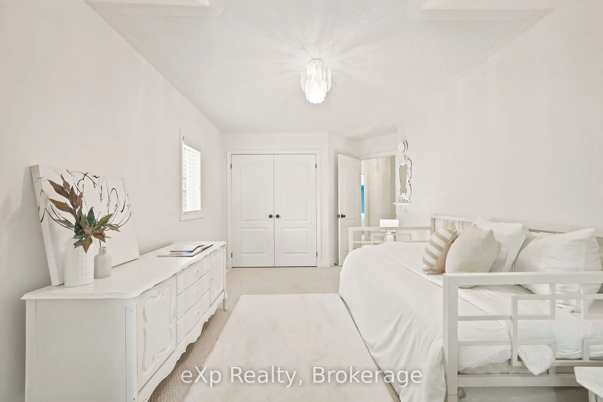 300 D'Arcy Street #106