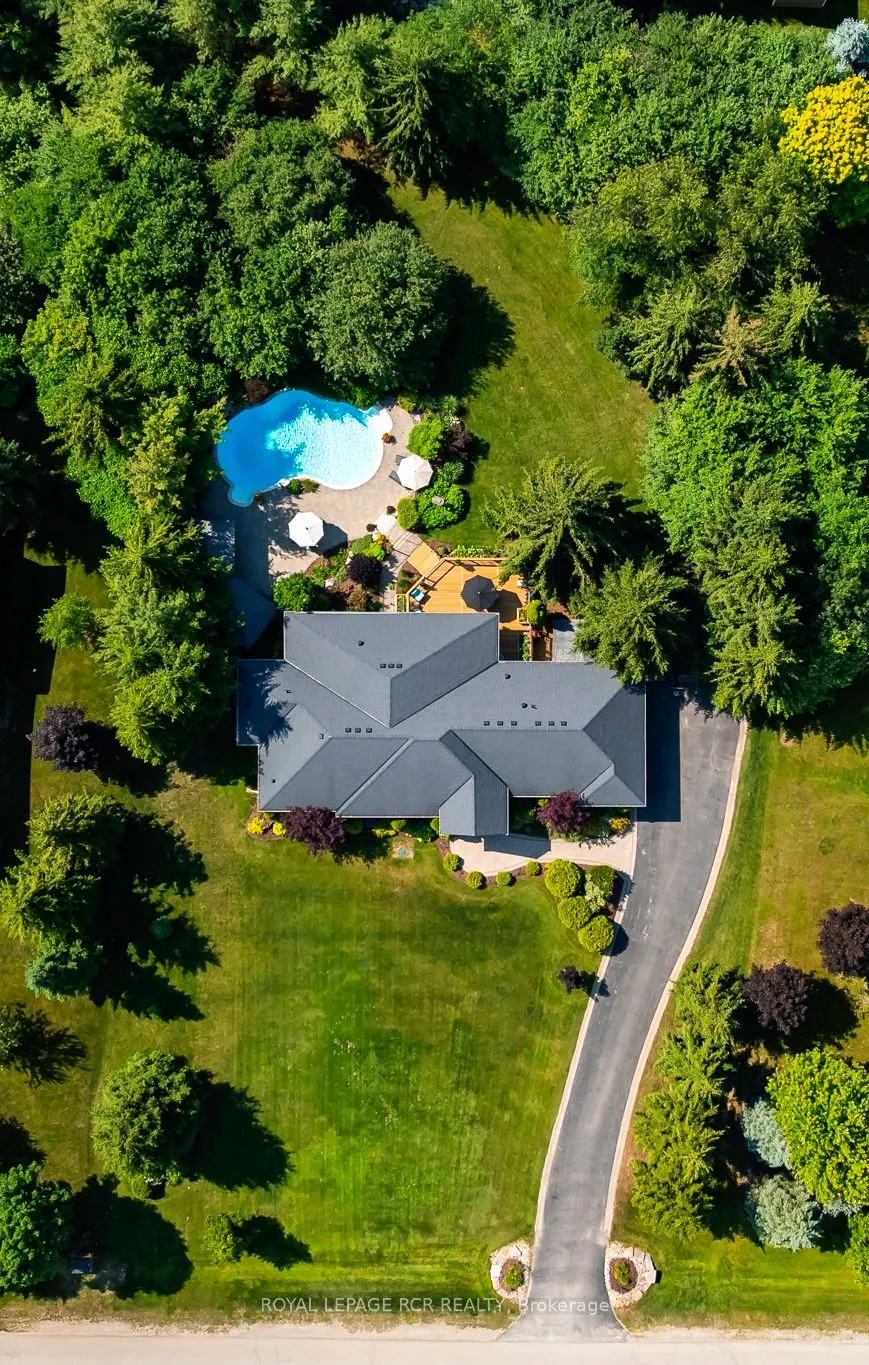 6 Brookhaven Crescent