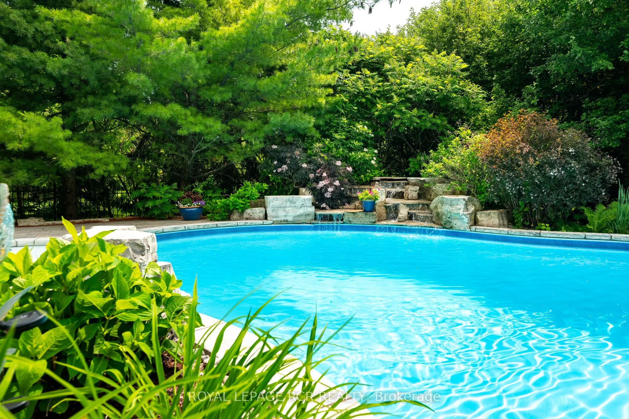 6 Brookhaven Crescent