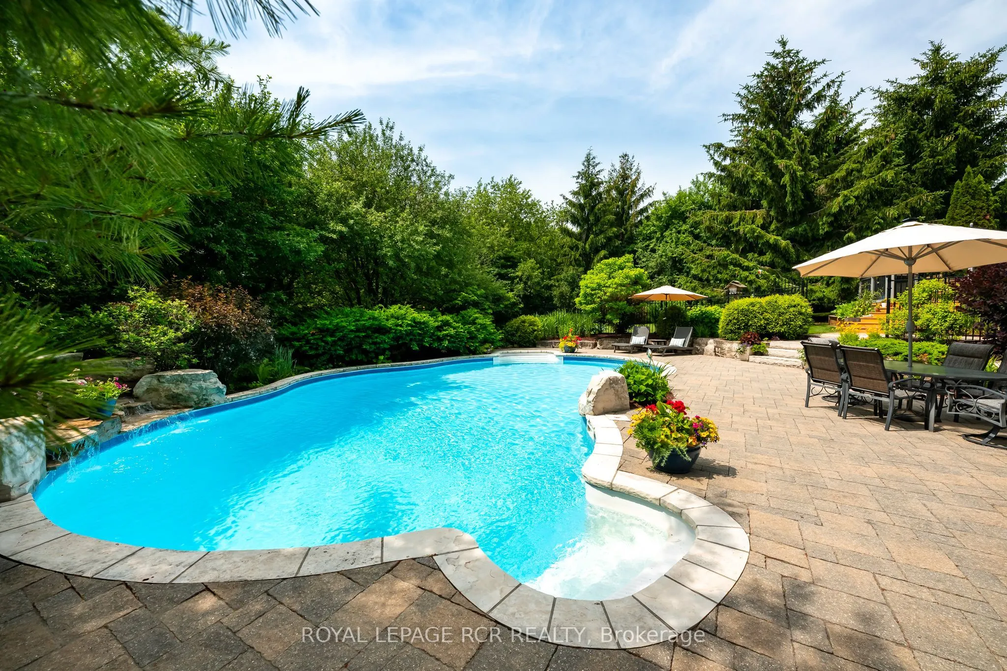 6 Brookhaven Crescent