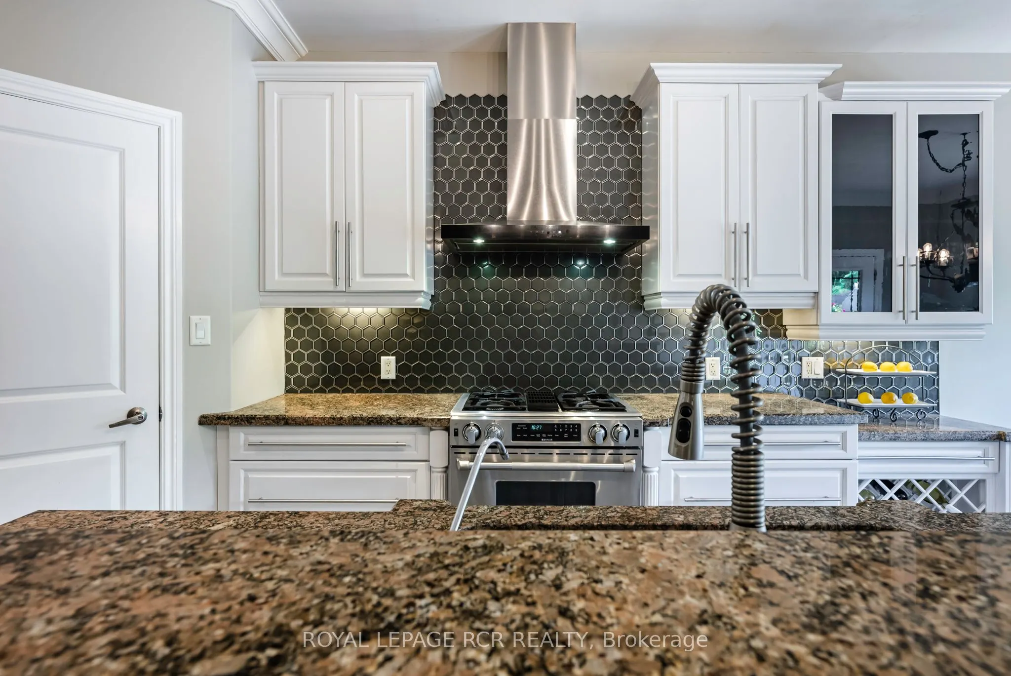 6 Brookhaven Crescent