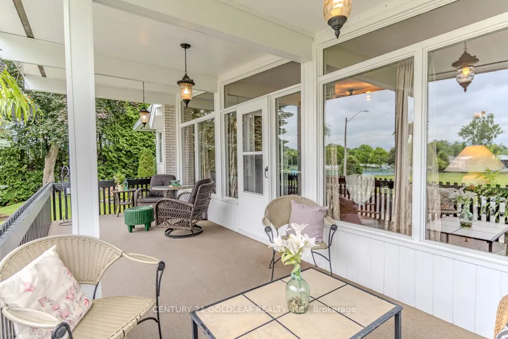 1549 Du Parc Avenue
