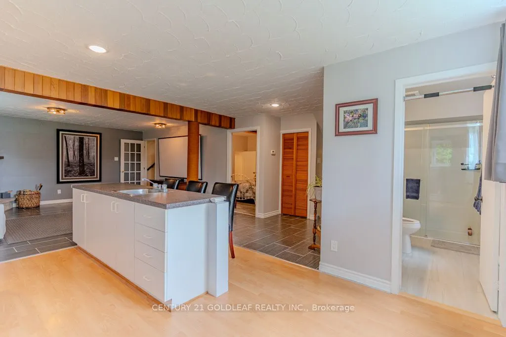 1549 Du Parc Avenue
