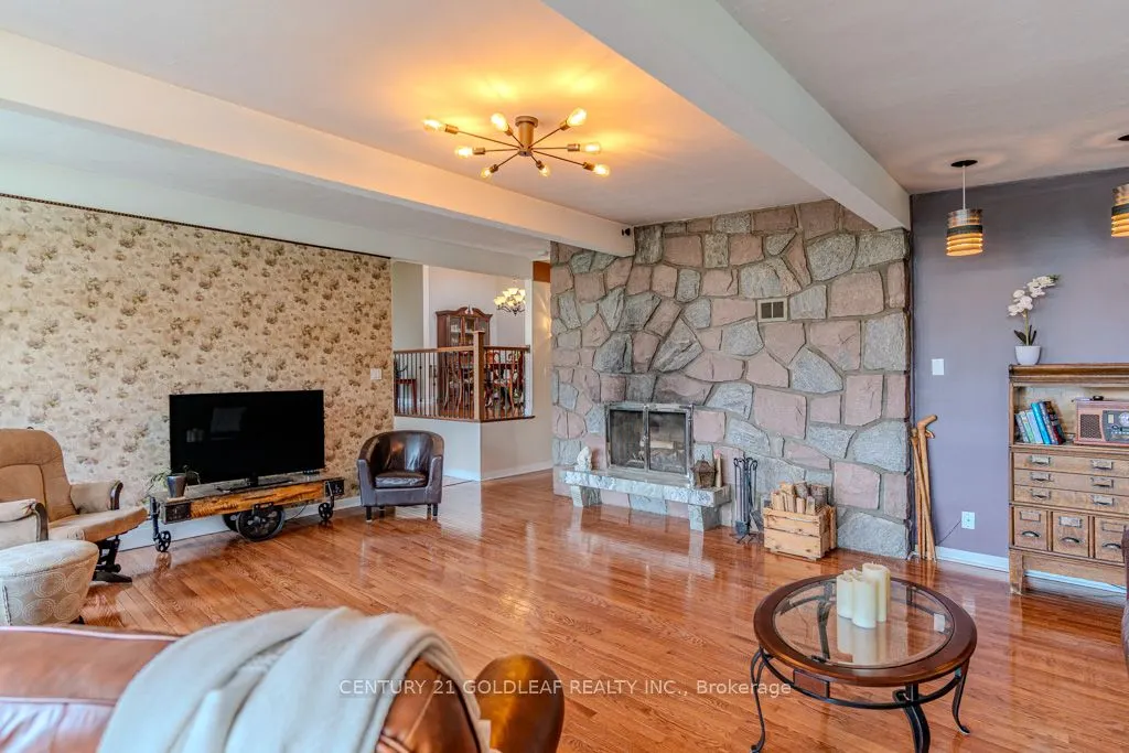 1549 Du Parc Avenue