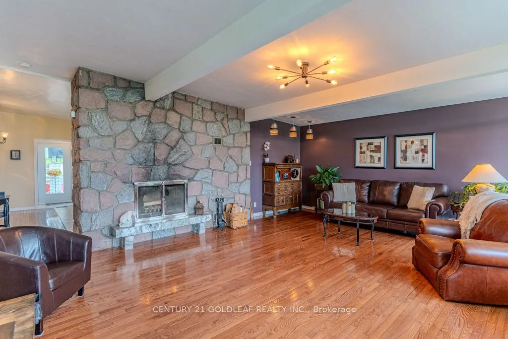1549 Du Parc Avenue