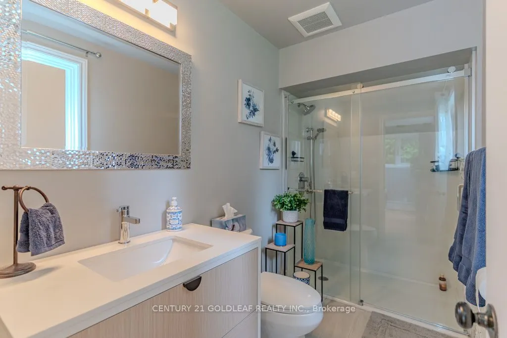 1549 Du Parc Avenue