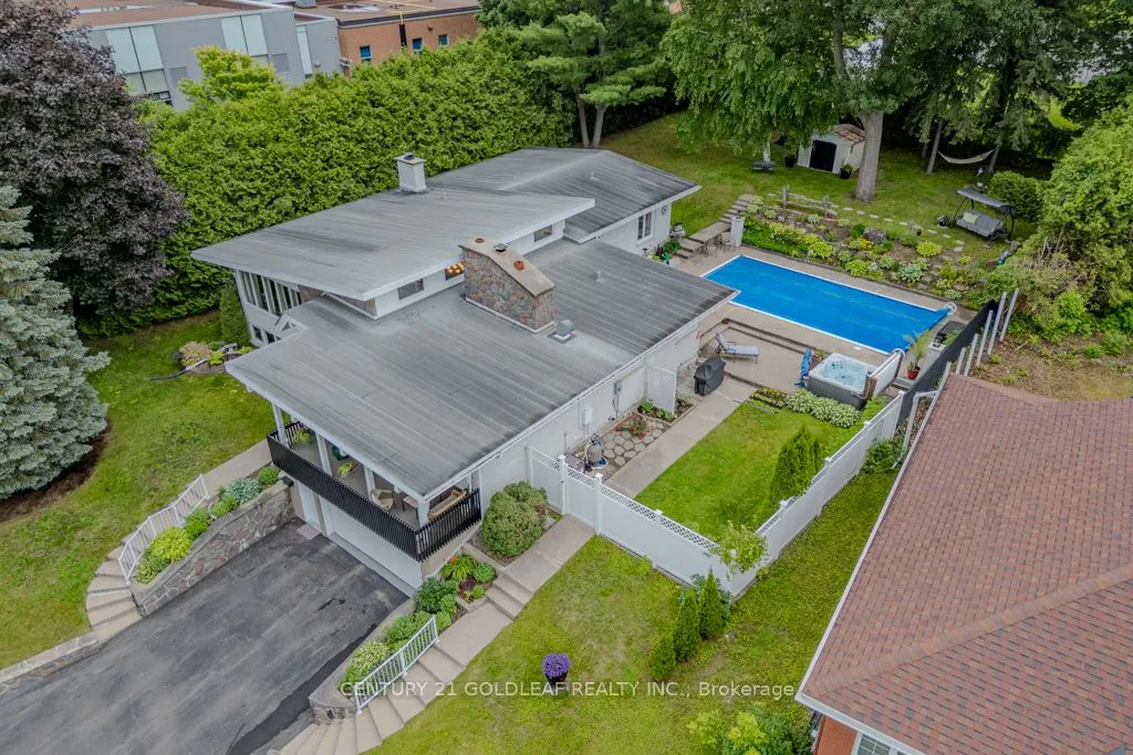 1549 Du Parc Avenue