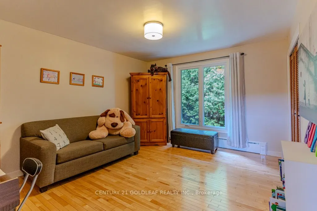 1549 Du Parc Avenue