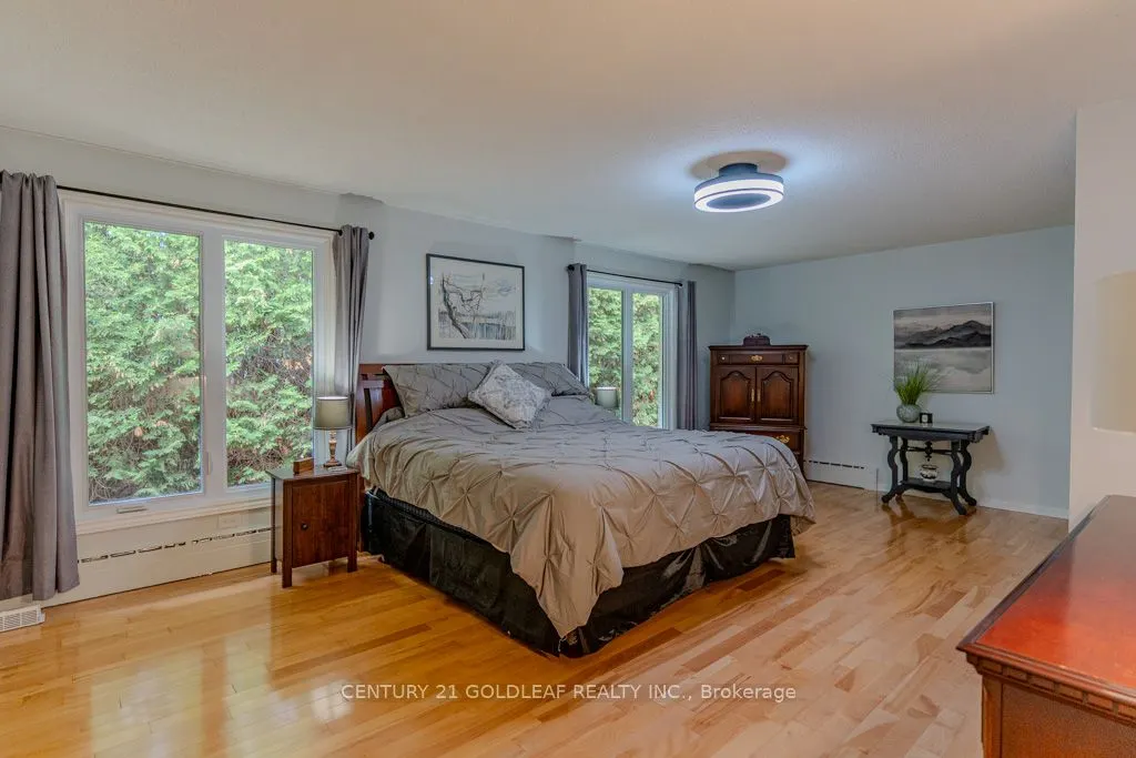 1549 Du Parc Avenue