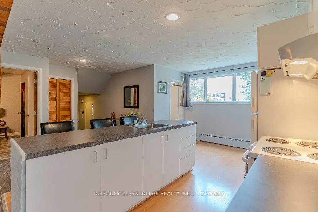 1549 Du Parc Avenue