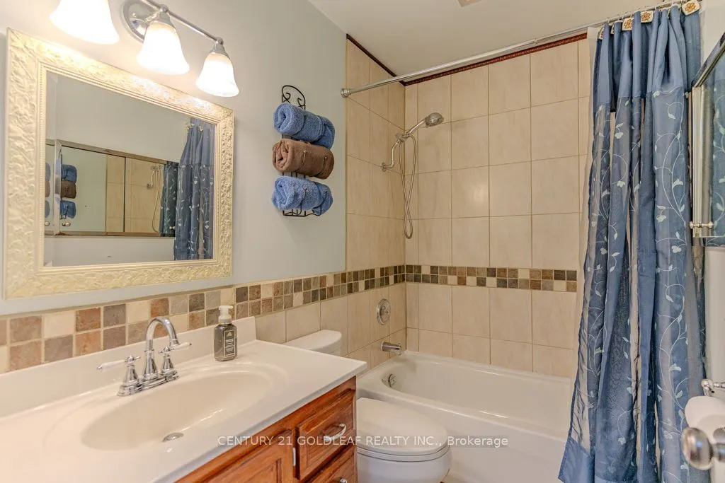 1549 Du Parc Avenue