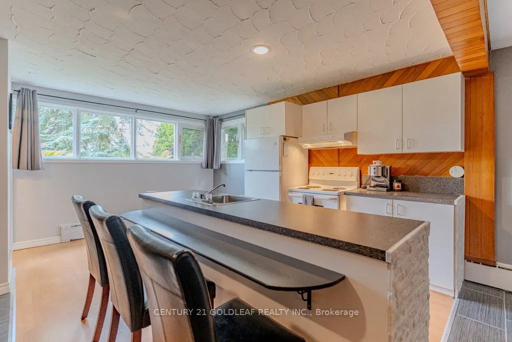 1549 Du Parc Avenue