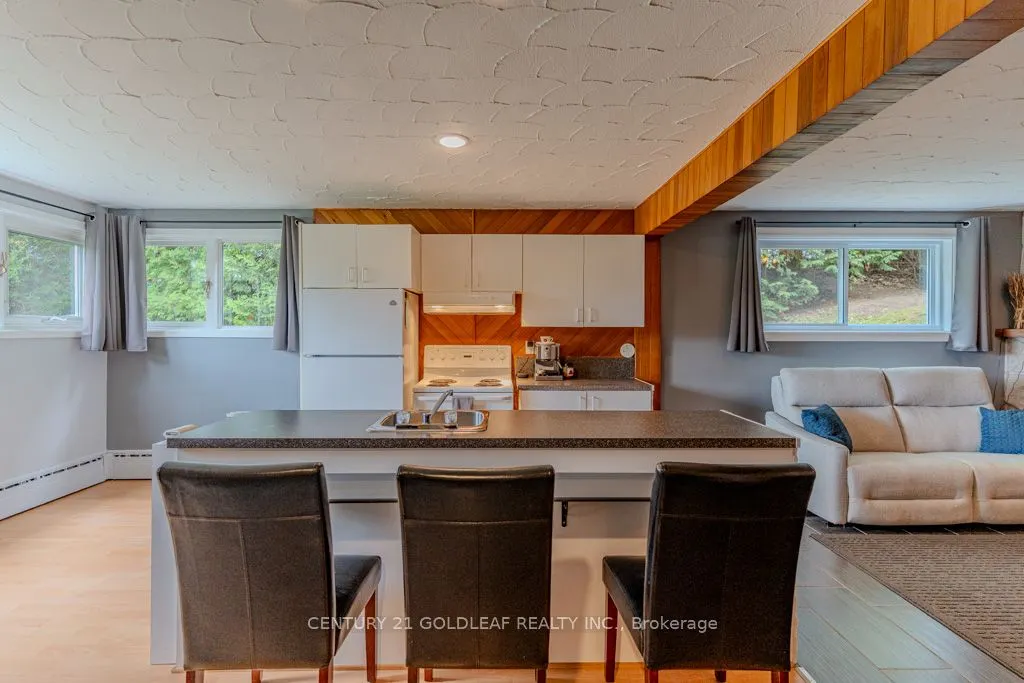 1549 Du Parc Avenue