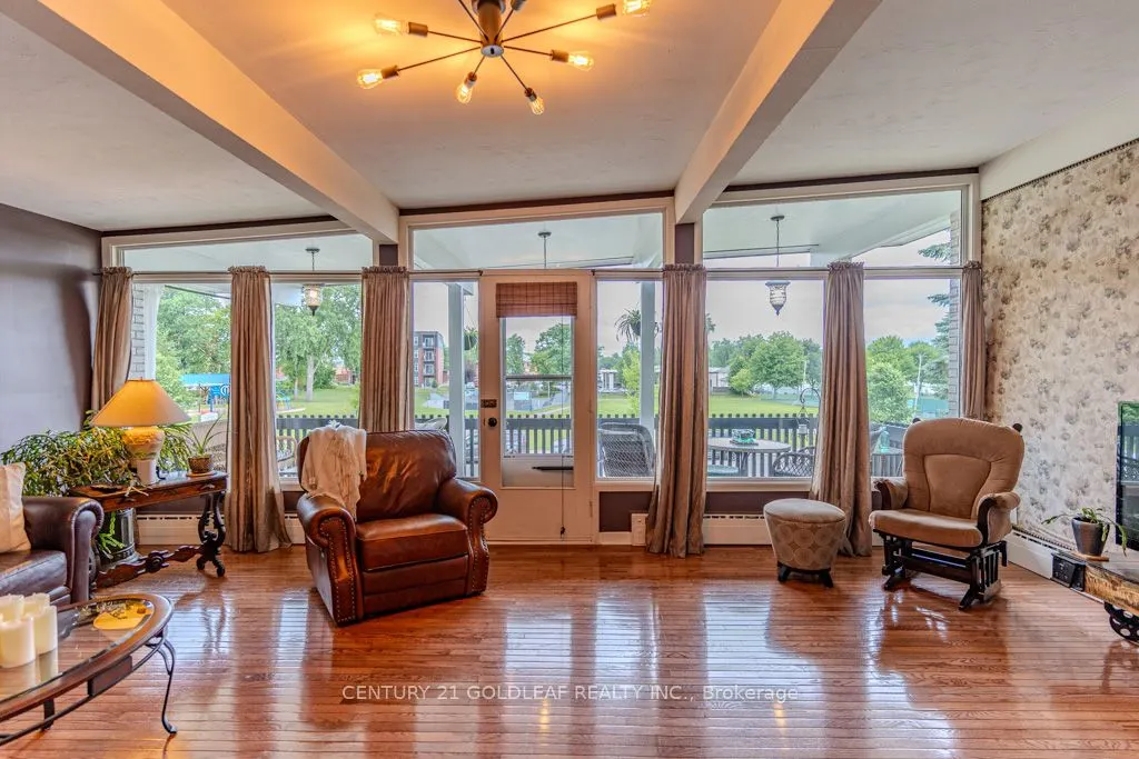 1549 Du Parc Avenue