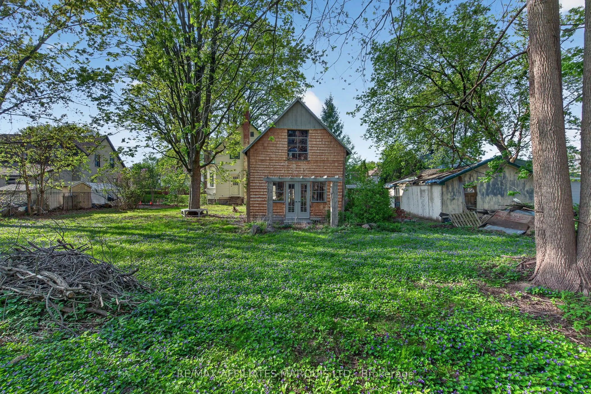326 Third Street E