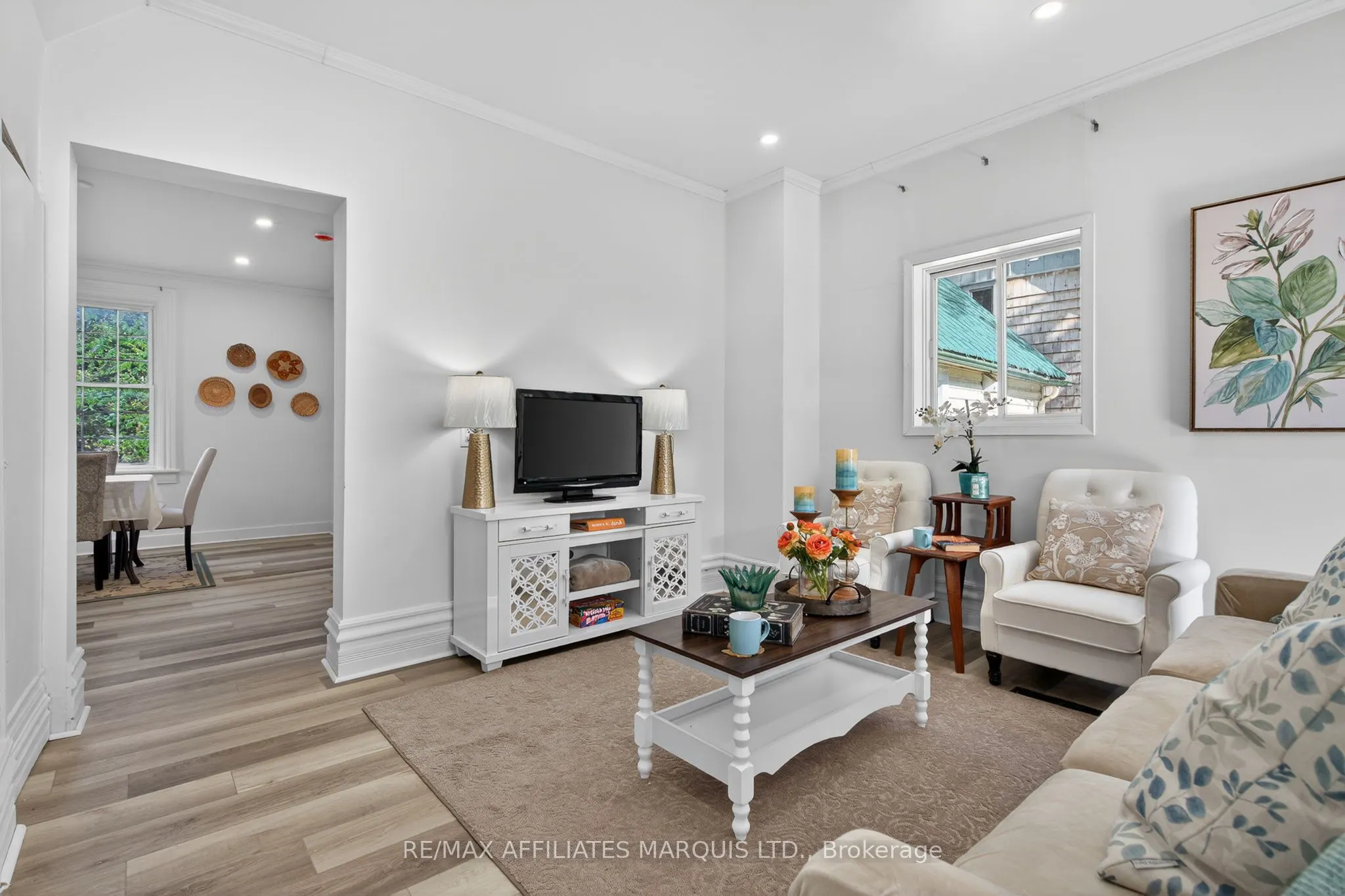 326 Third Street E