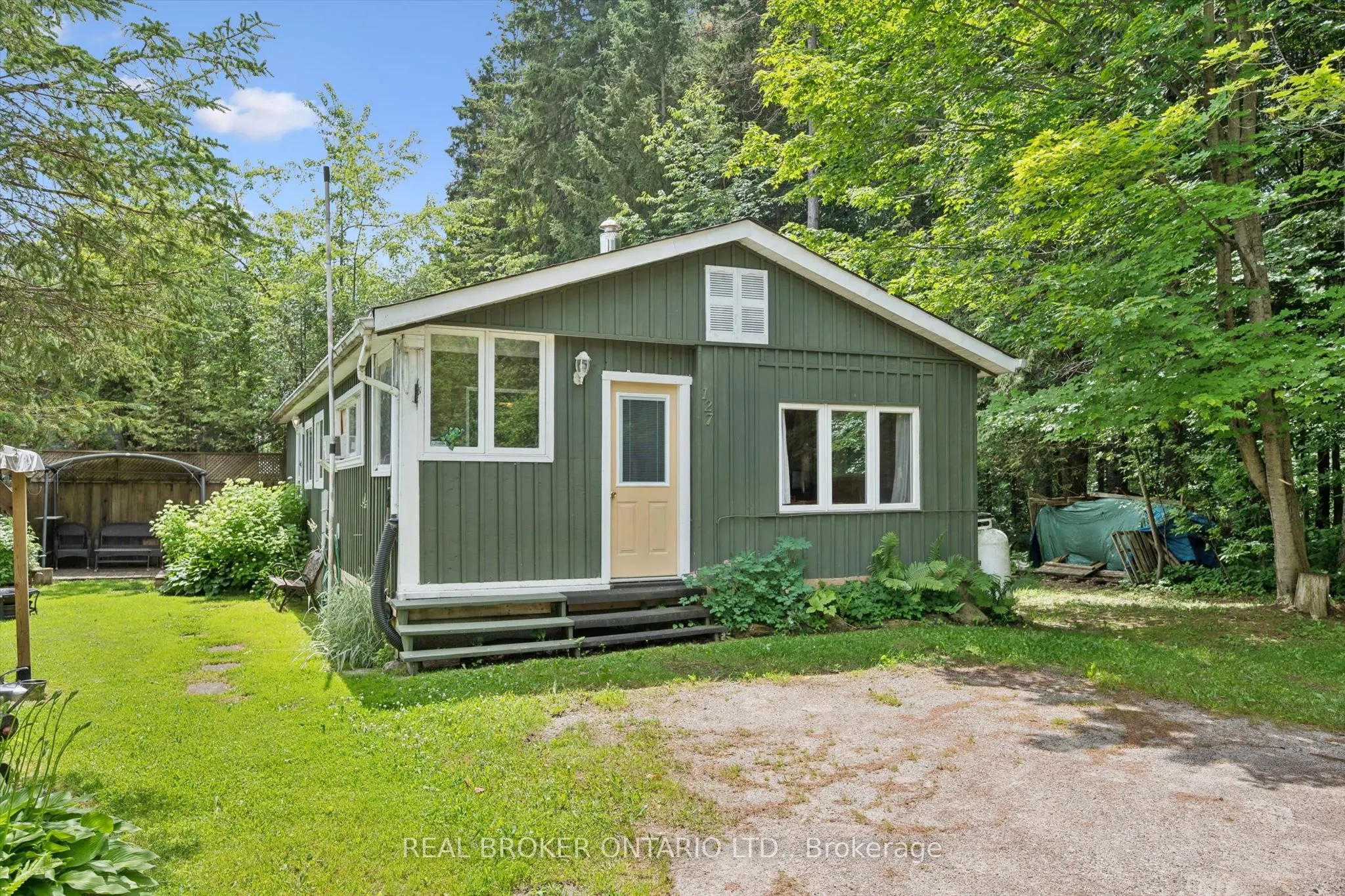 127 Cedar Crescent