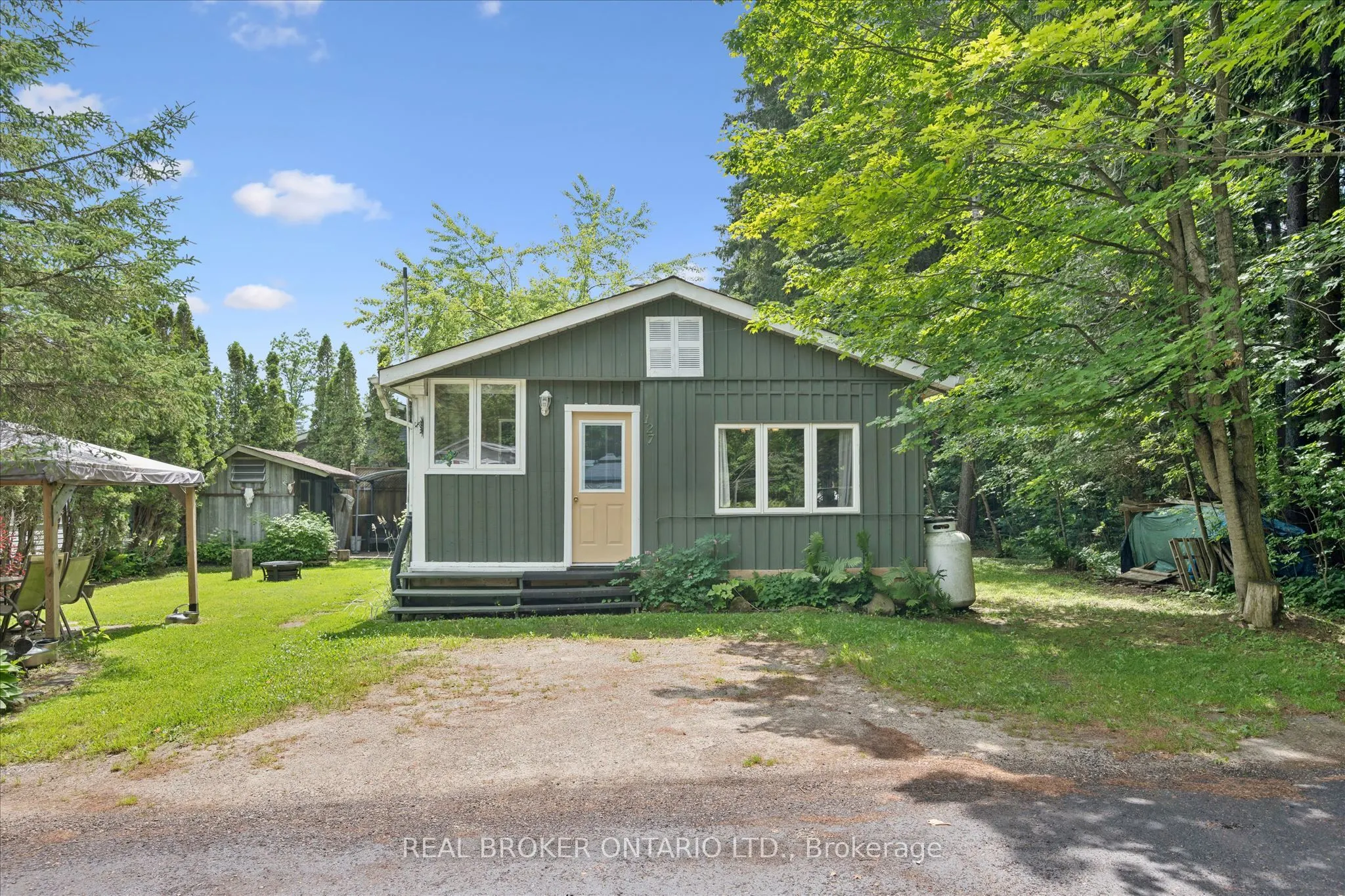 127 Cedar Crescent