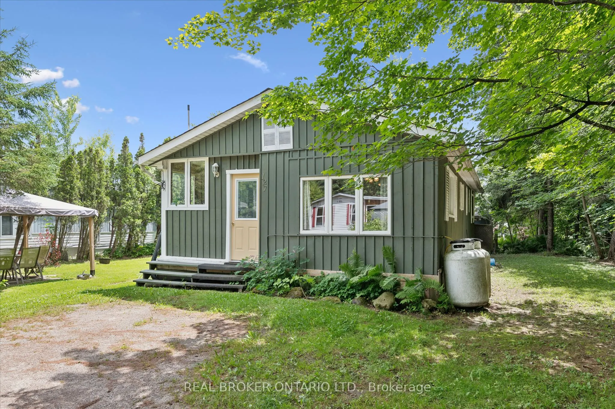 127 Cedar Crescent
