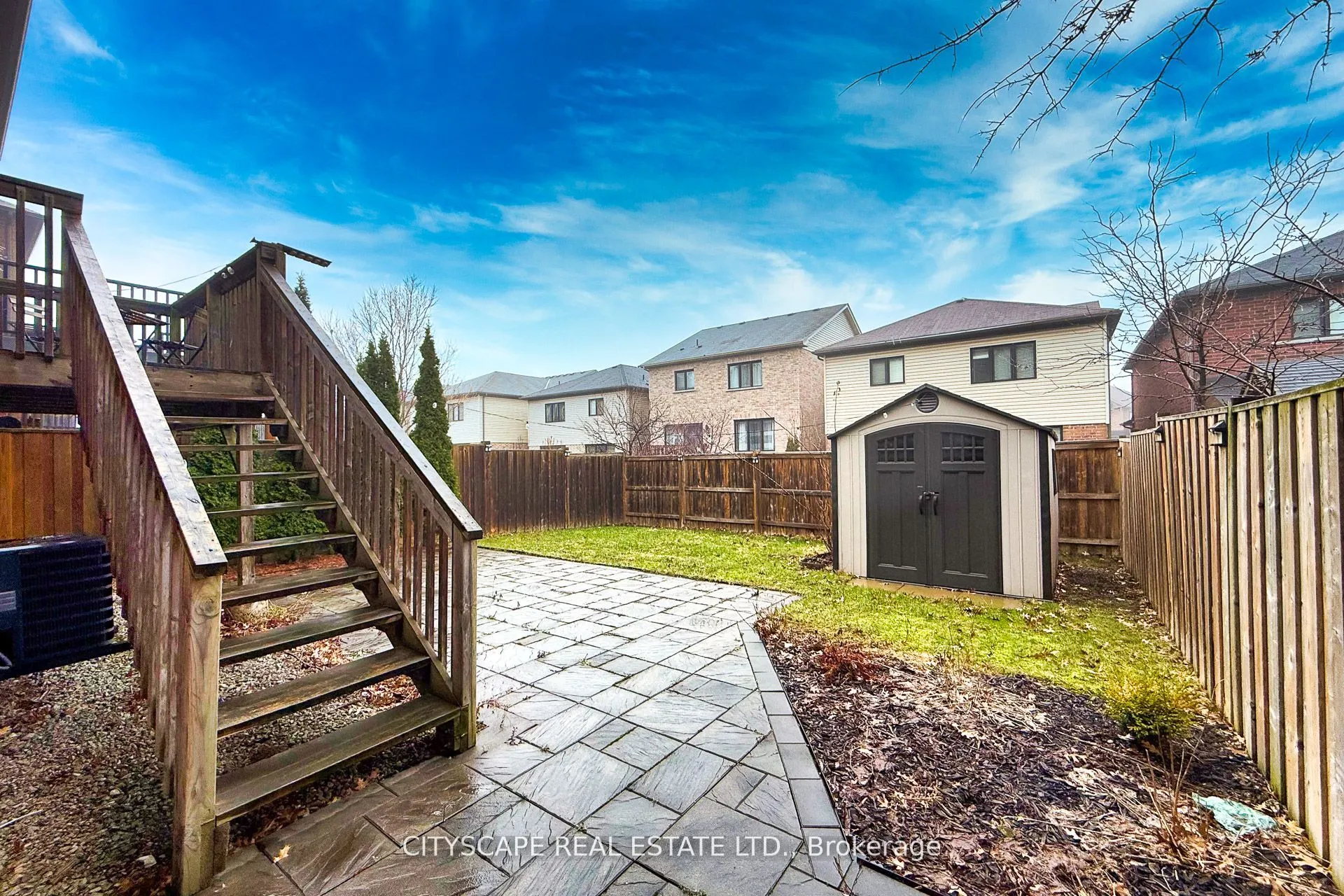 121 Crafter Crescent