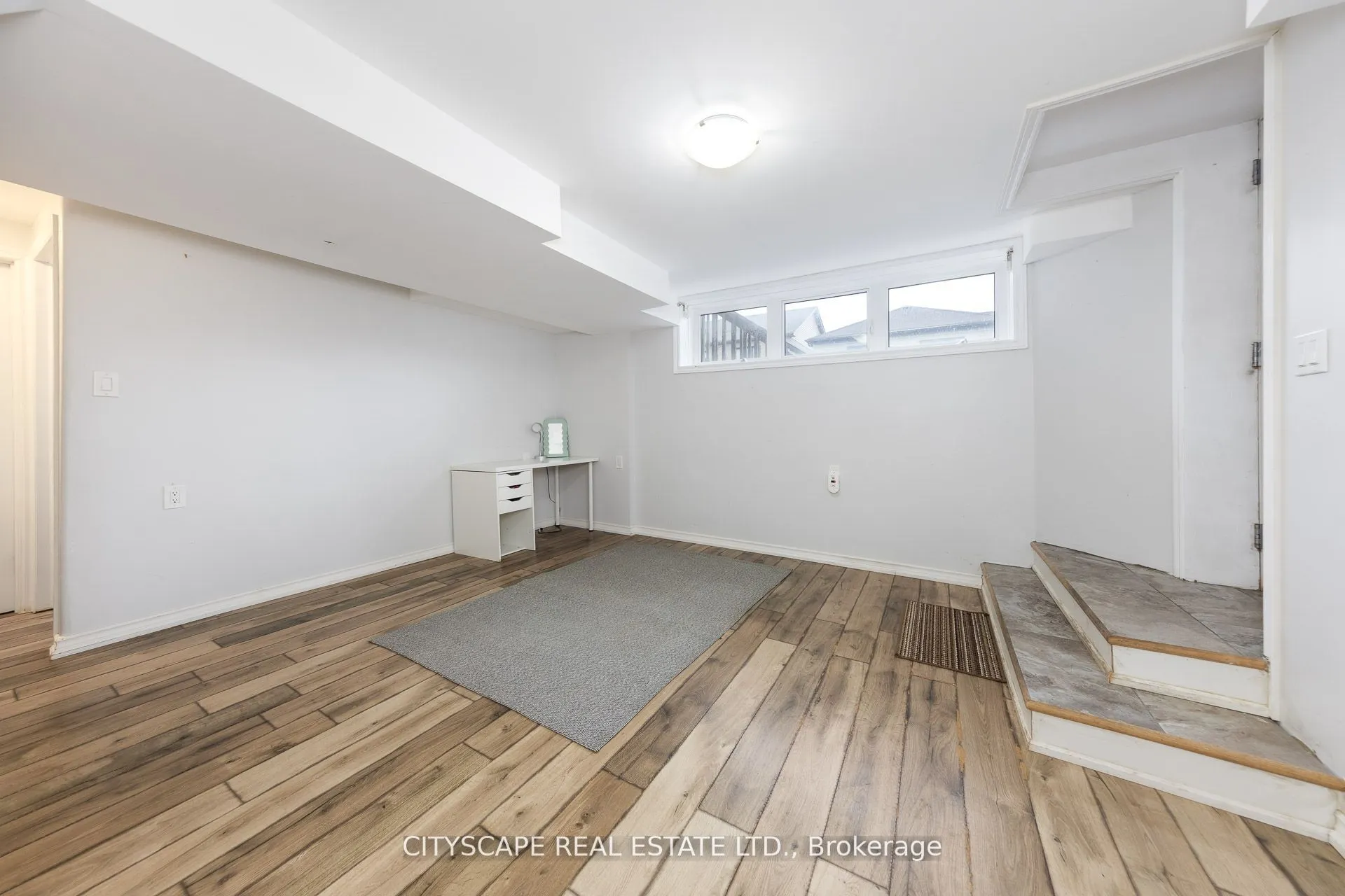 121 Crafter Crescent