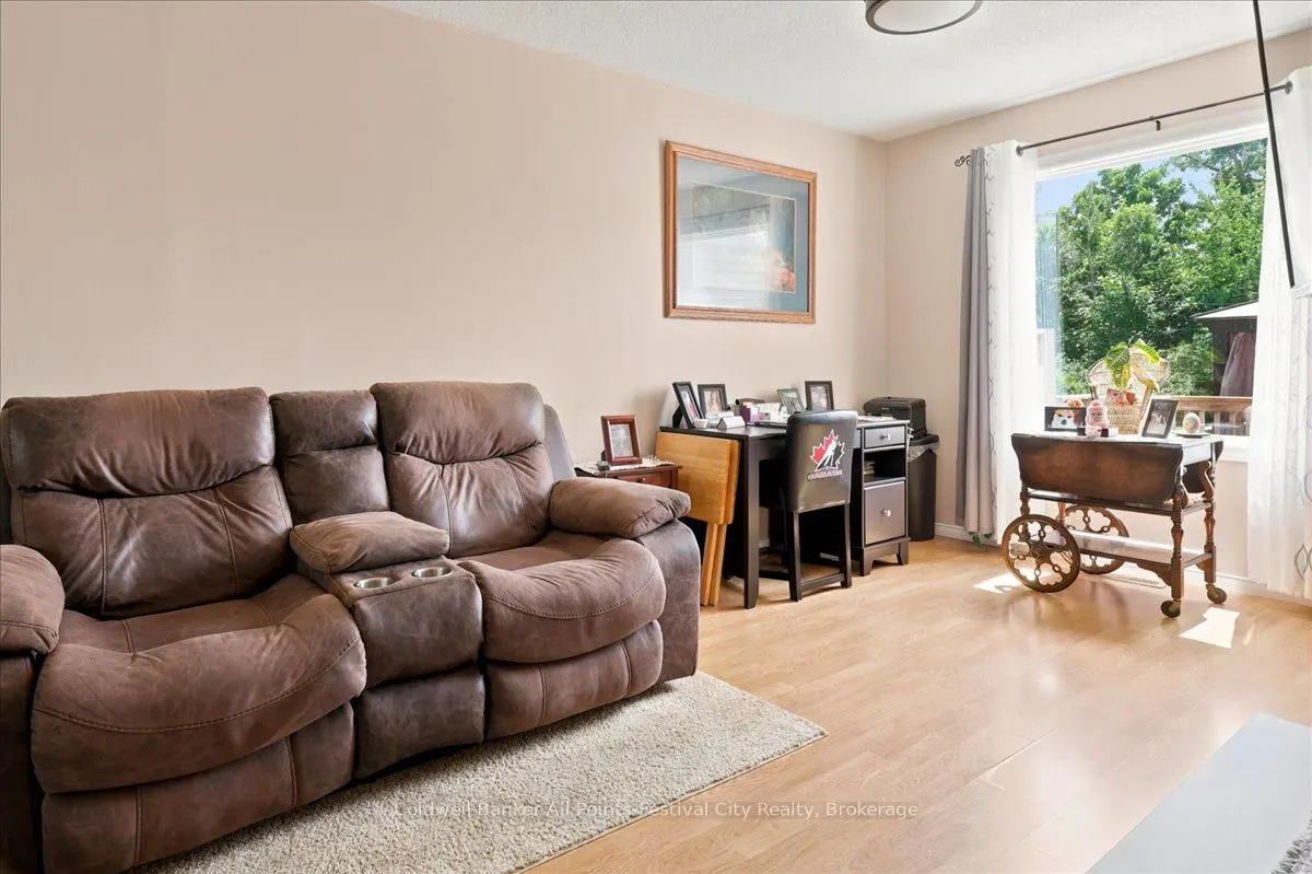 75 Edison Crescent