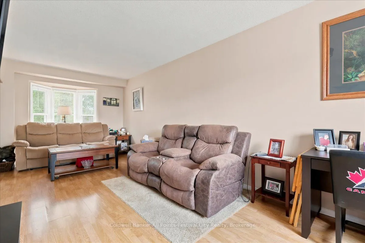 75 Edison Crescent