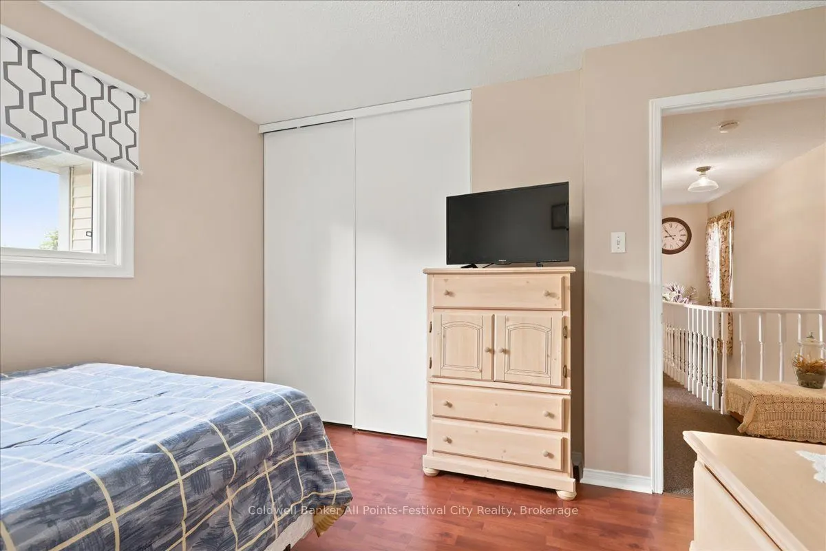 75 Edison Crescent