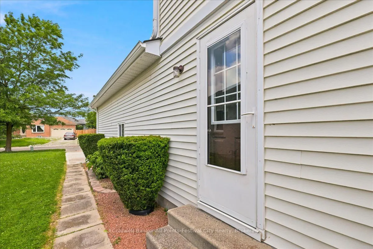 75 Edison Crescent