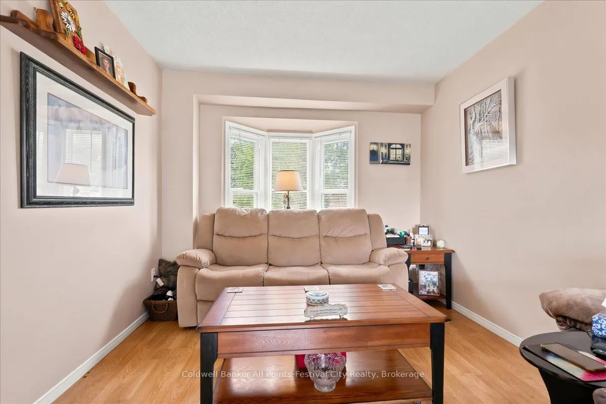 75 Edison Crescent
