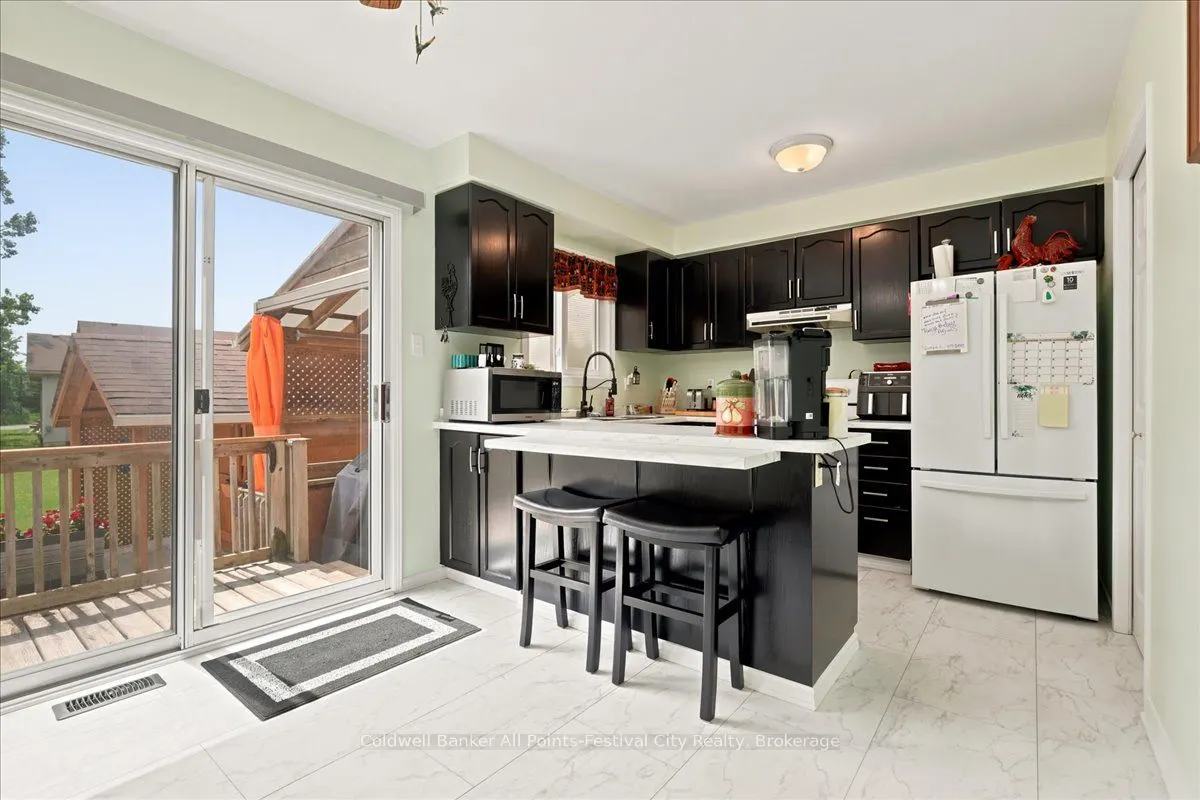 75 Edison Crescent