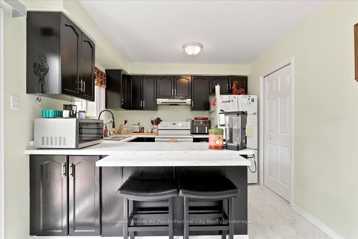 75 Edison Crescent