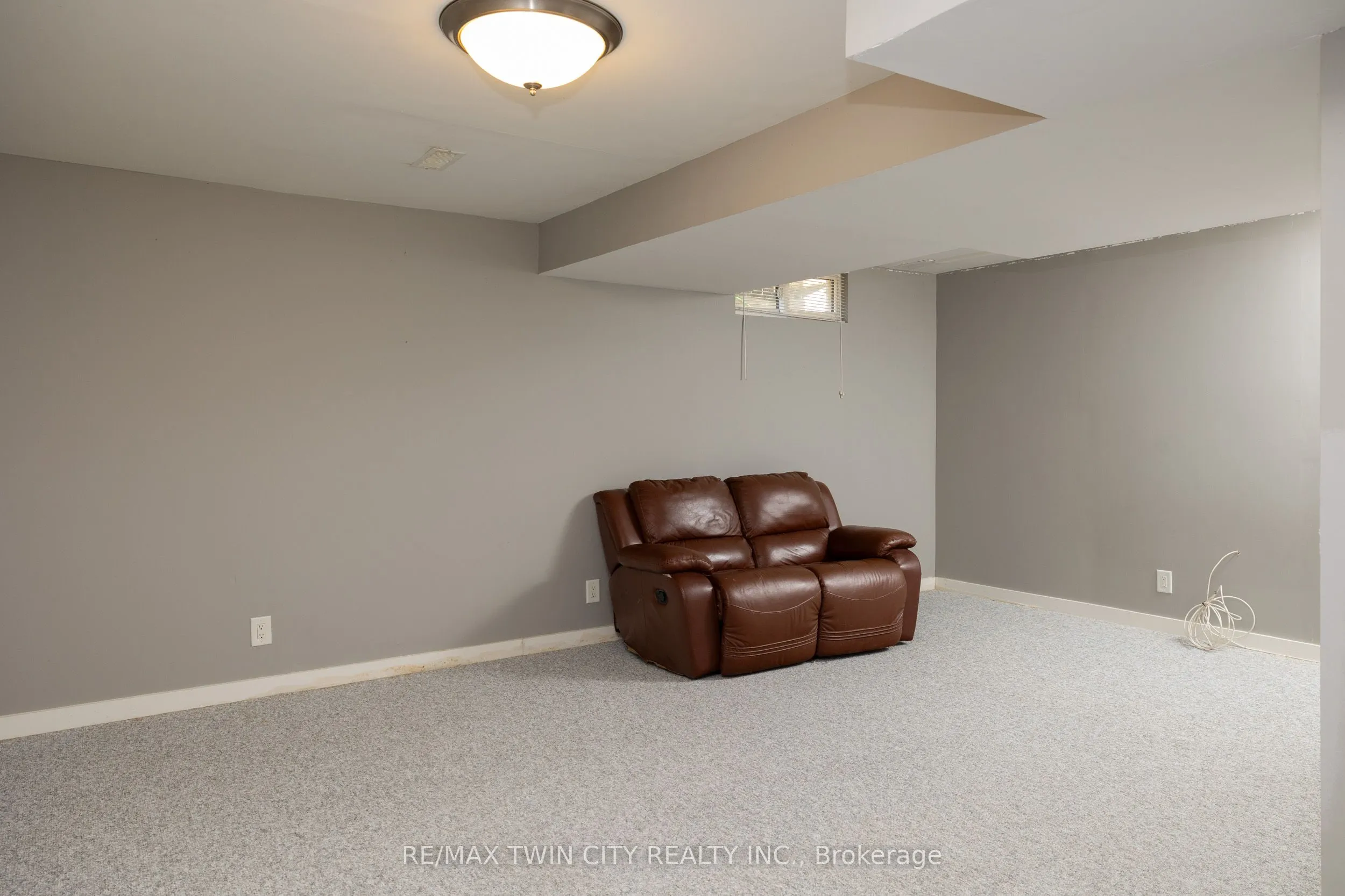 7 GRAYSTONE Court