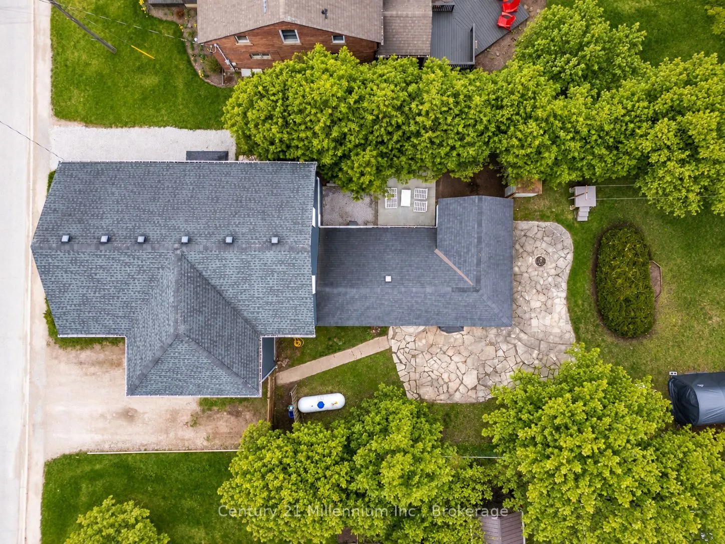 303025 15 Grey Road