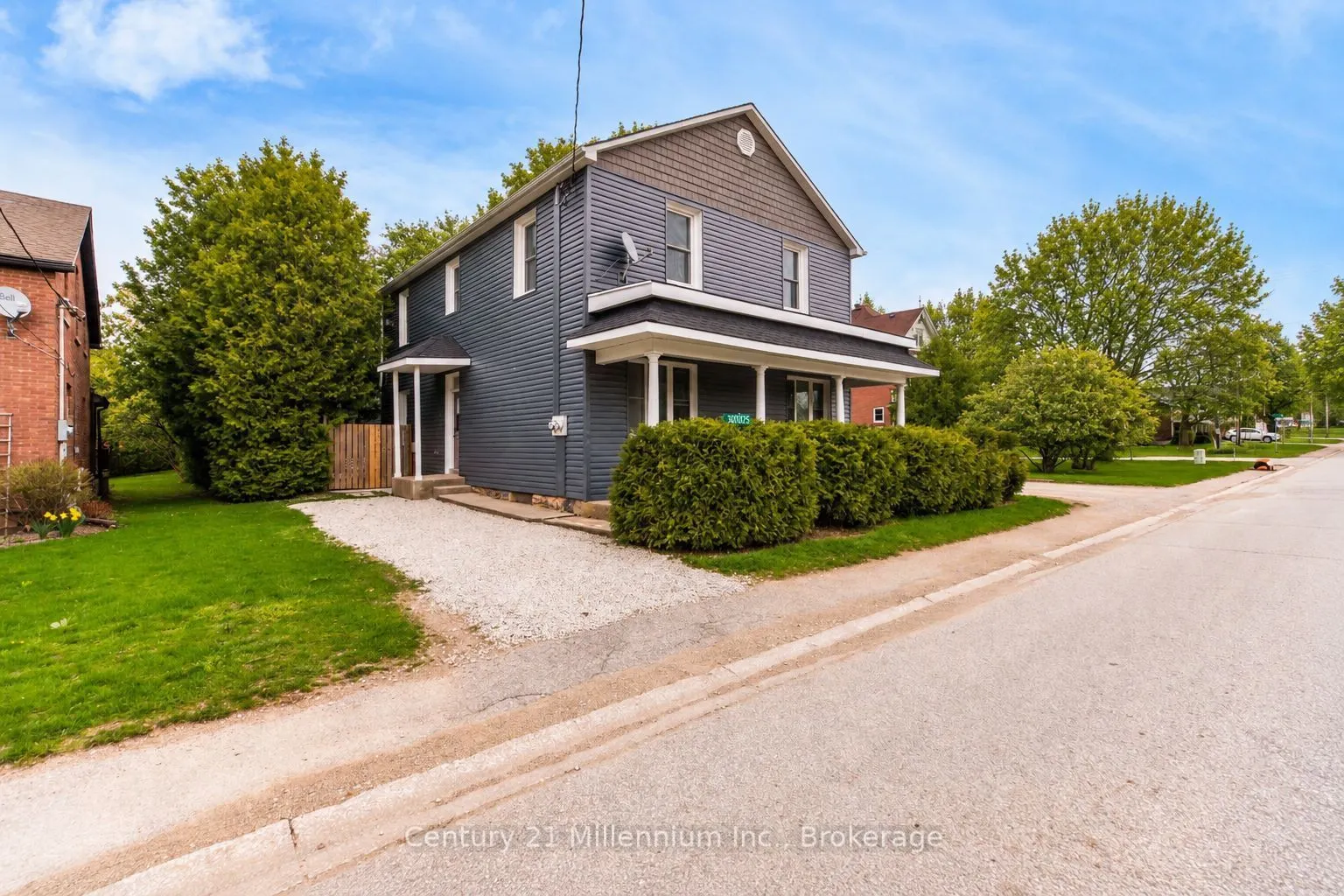 303025 15 Grey Road