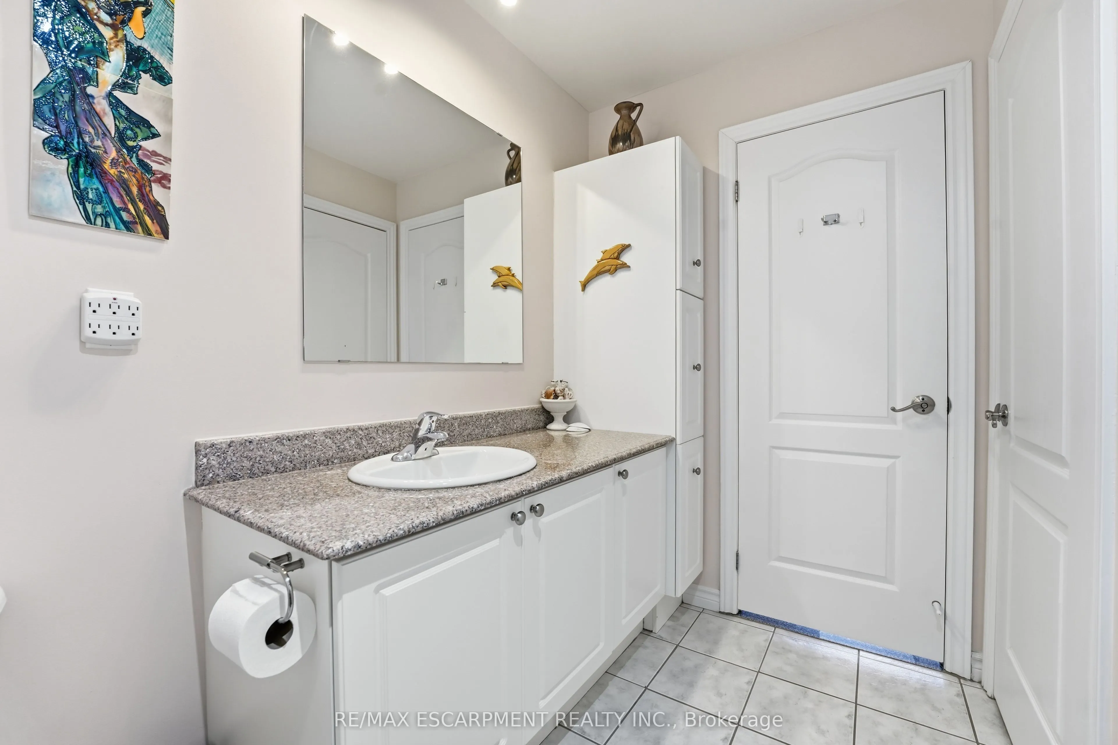 135 James Street S #802
